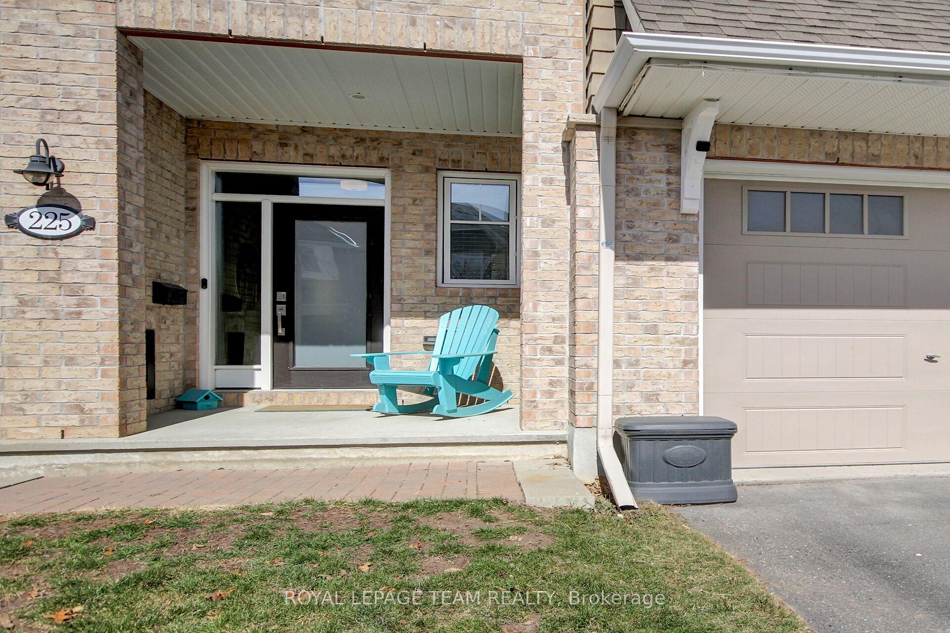 Photo 3 of 225 Brambling Way, Ottawa, Barrhaven - Half Moon Bay — HOMEH