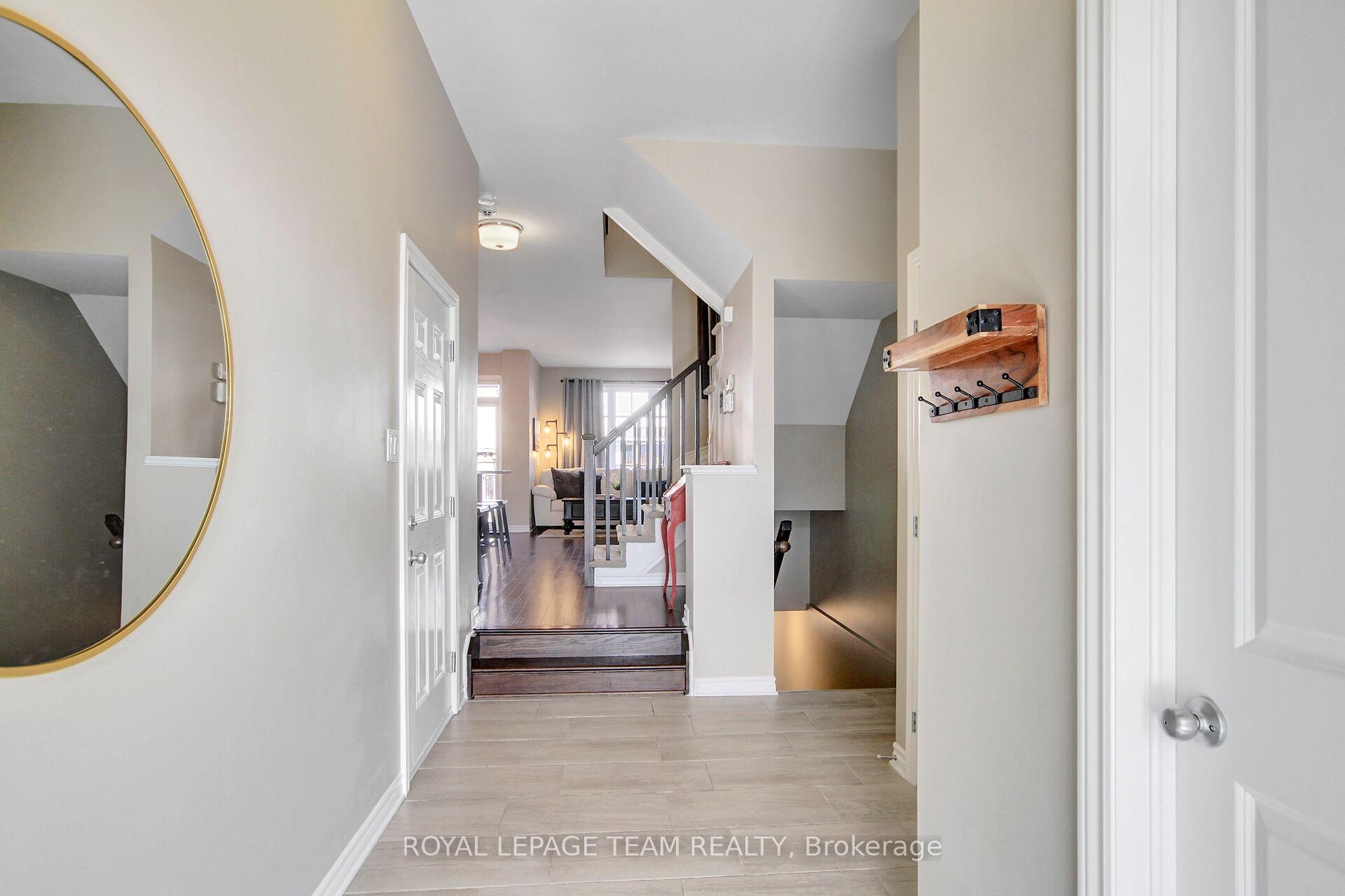 Photo 4 of 225 Brambling Way, Ottawa, Barrhaven - Half Moon Bay — HOMEH