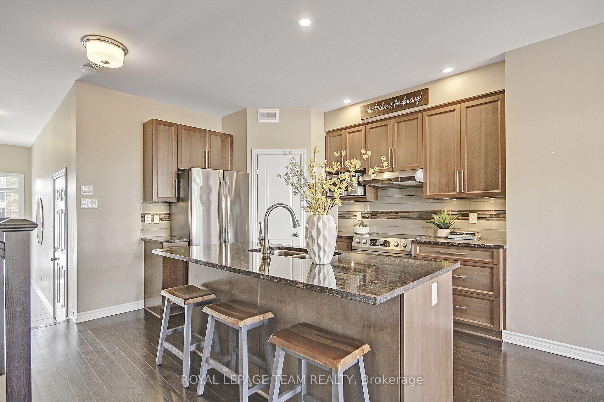 Photo 7 of 225 Brambling Way, Ottawa, Barrhaven - Half Moon Bay — HOMEH