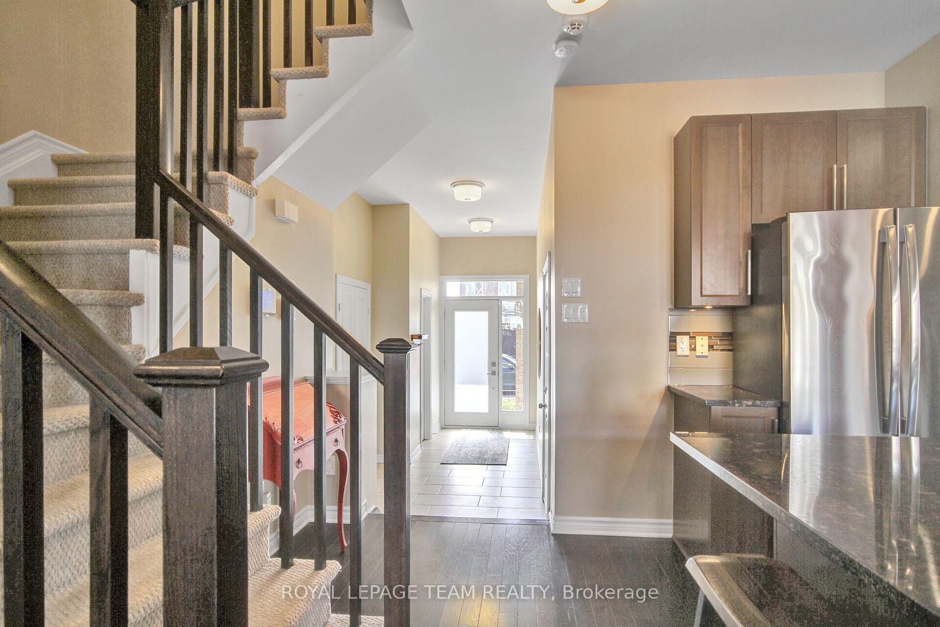 Photo 9 of 225 Brambling Way, Ottawa, Barrhaven - Half Moon Bay — HOMEH