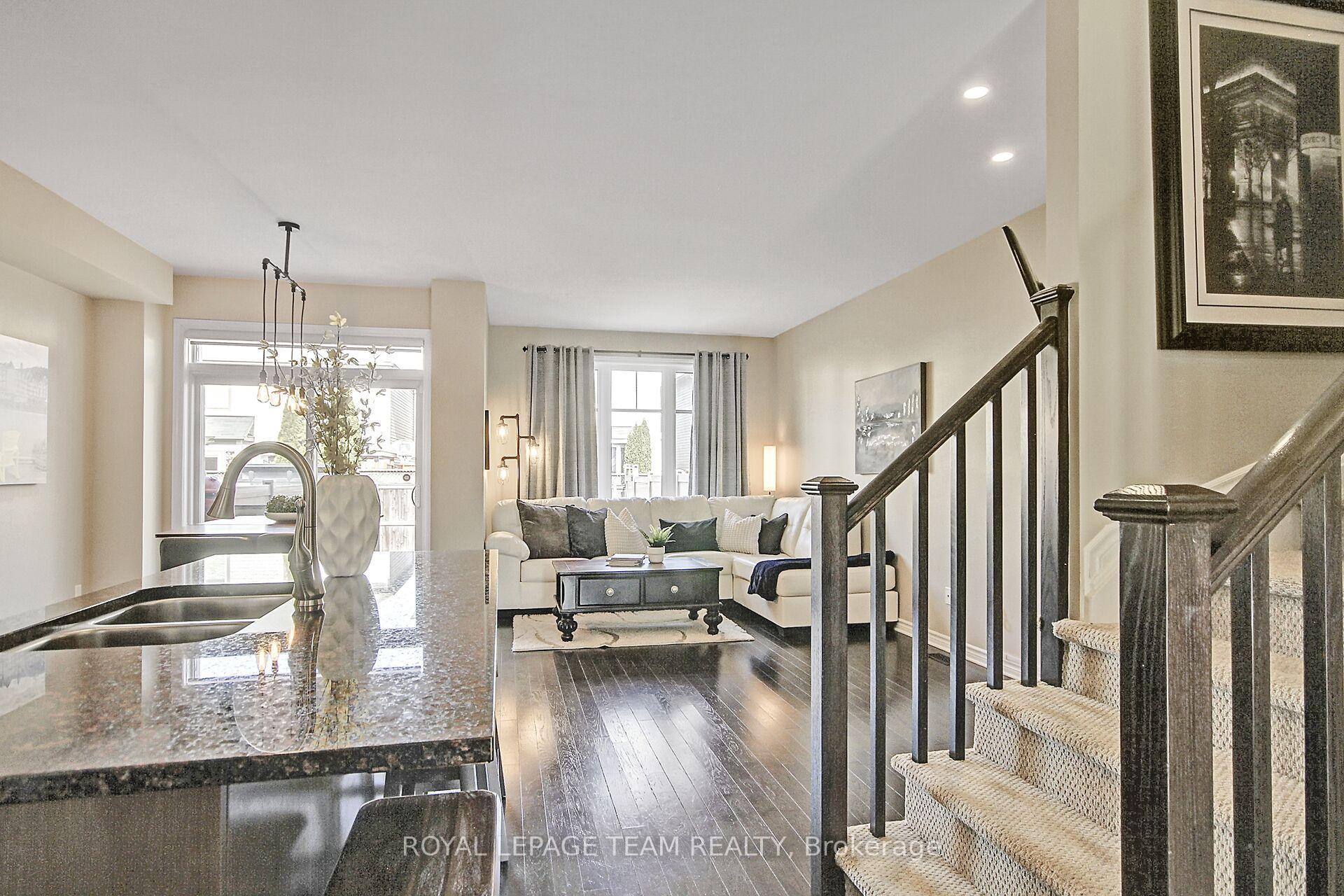 Photo 10 of 225 Brambling Way, Ottawa, Barrhaven - Half Moon Bay — HOMEH