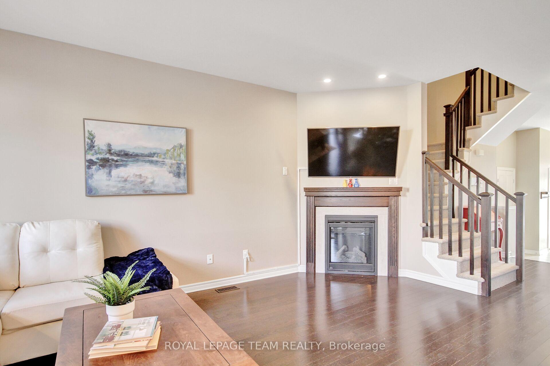 Photo 12 of 225 Brambling Way, Ottawa, Barrhaven - Half Moon Bay — HOMEH