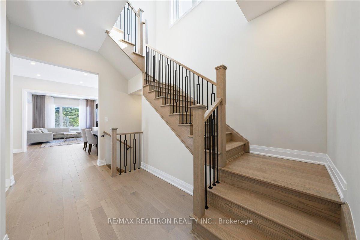 Photo 9 of 7 Maple Fields Circle, Aurora, Aurora Estates — HOMEH