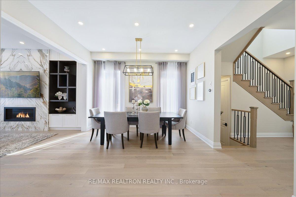 Photo 5 of 7 Maple Fields Circle, Aurora, Aurora Estates — HOMEH