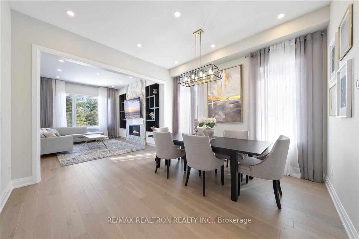 Photo 18 of 7 Maple Fields Circle, Aurora, Aurora Estates — HOMEH