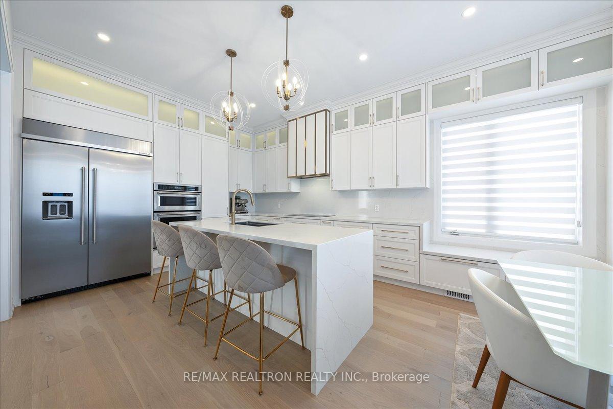 Photo 11 of 7 Maple Fields Circle, Aurora, Aurora Estates — HOMEH