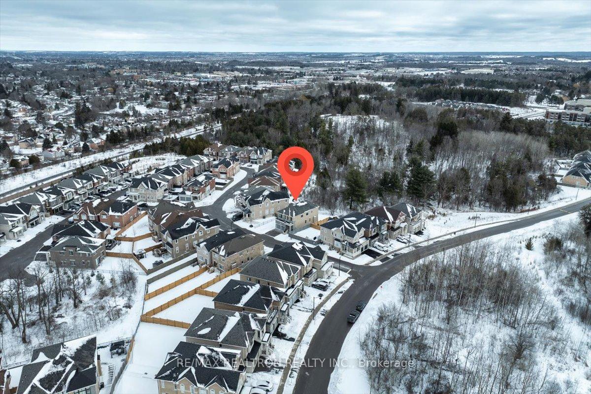 Photo 44 of 7 Maple Fields Circle, Aurora, Aurora Estates — HOMEH