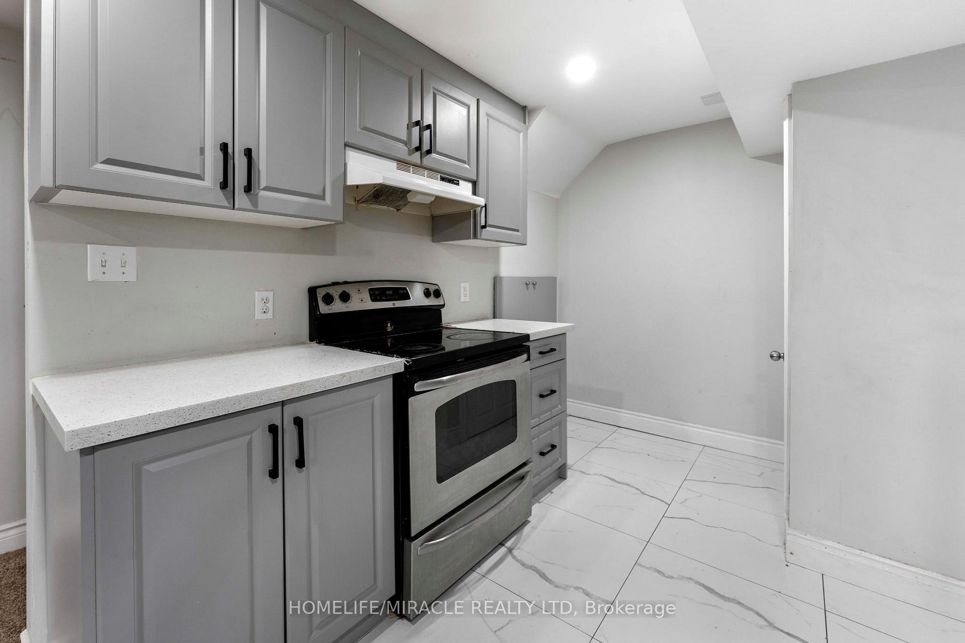 Photo 38 of 6 Pompeii Street, Kitchener, Huron Park — HOMEH