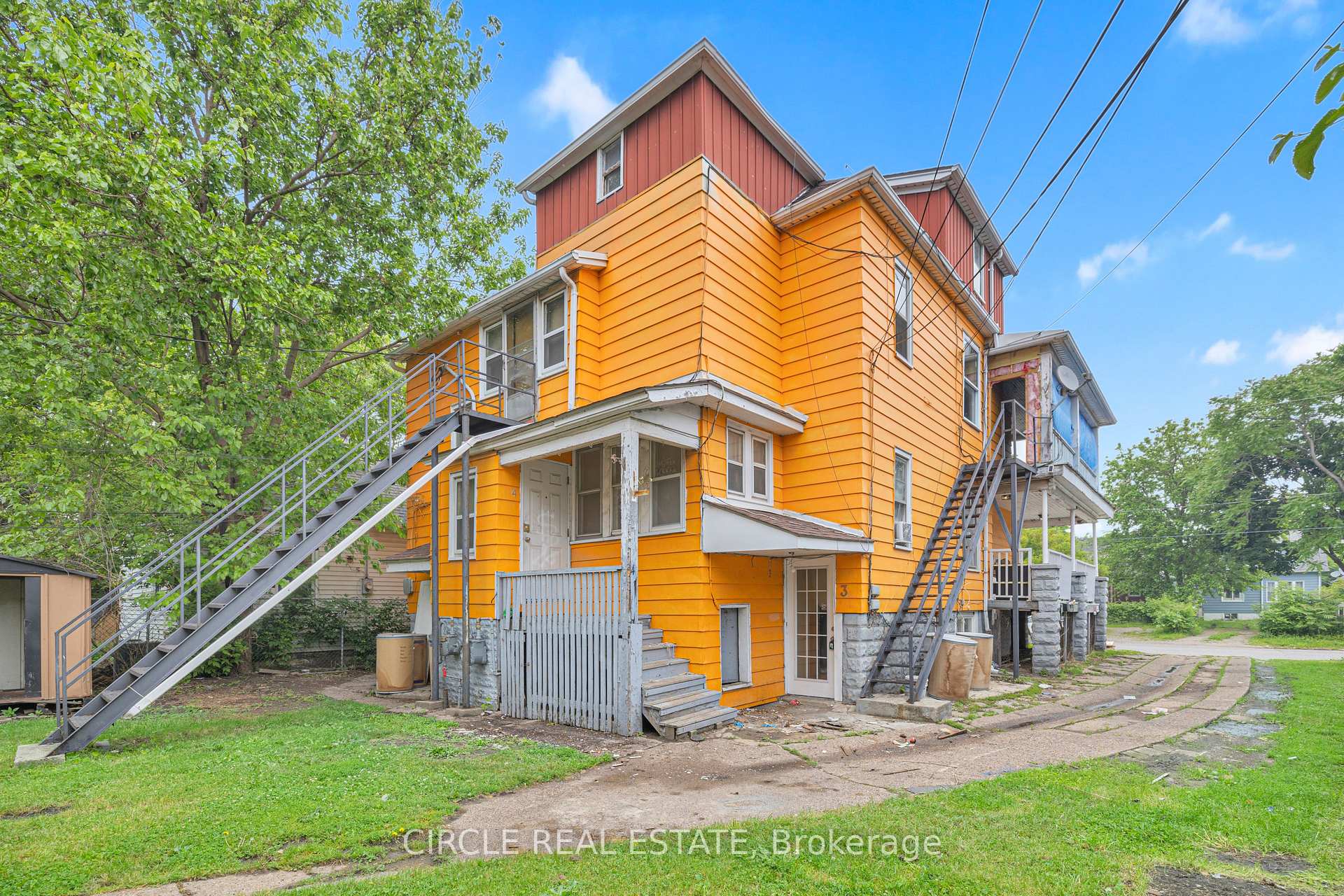 Photo 3 of 945-951 Wellington Avenue, Windsor — HOMEH