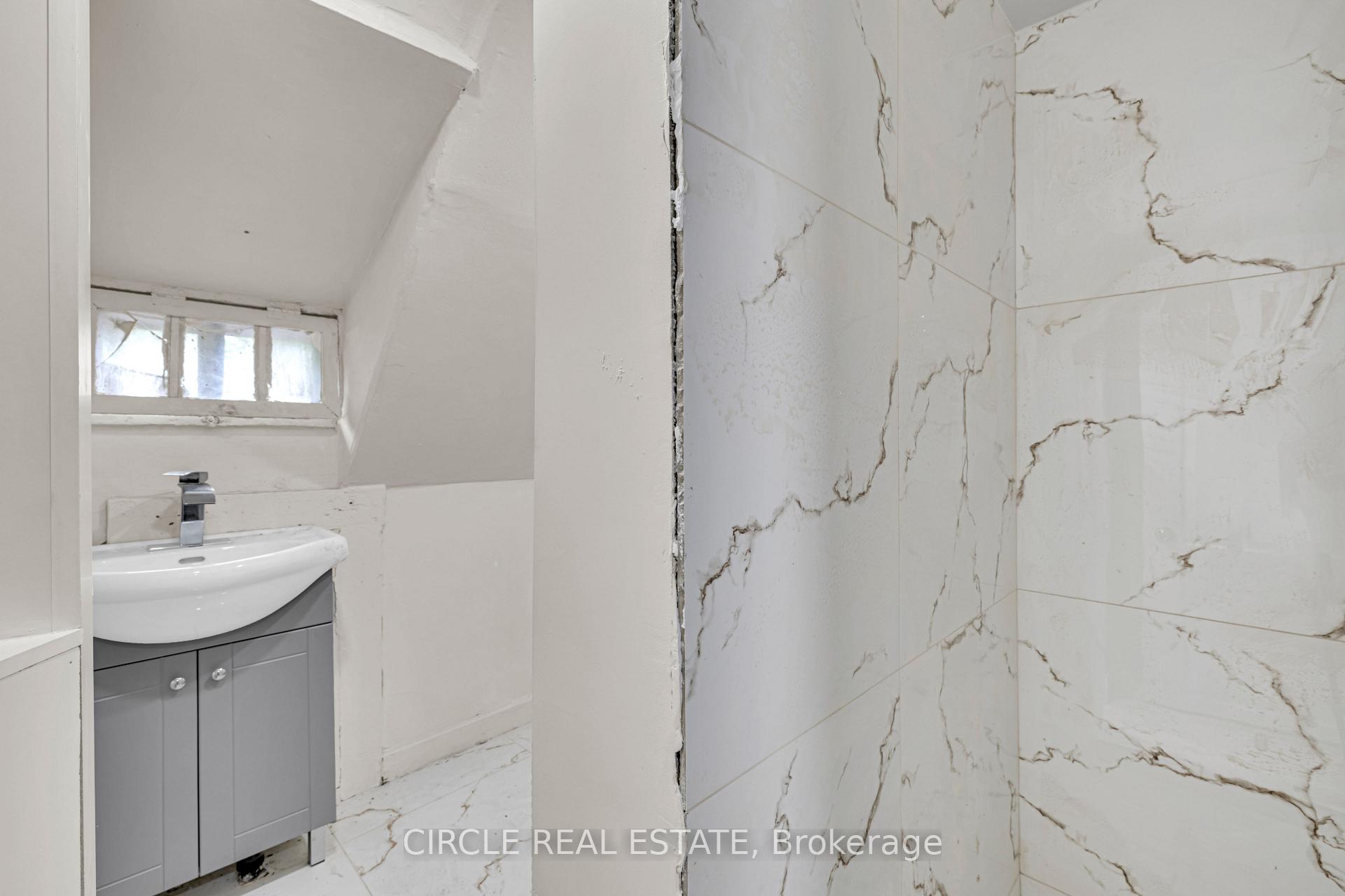 Photo 14 of 945-951 Wellington Avenue, Windsor — HOMEH