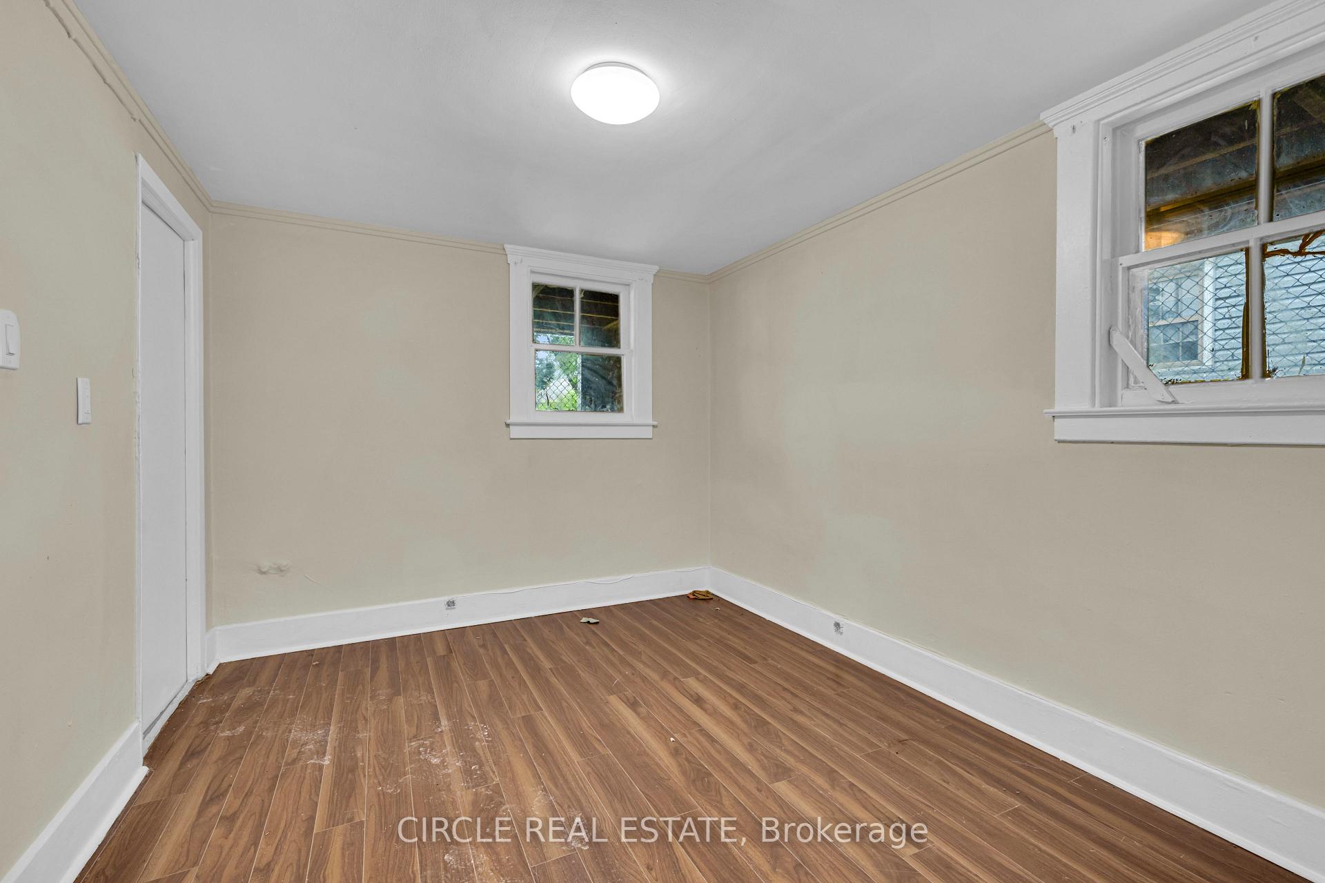 Photo 39 of 945-951 Wellington Avenue, Windsor — HOMEH
