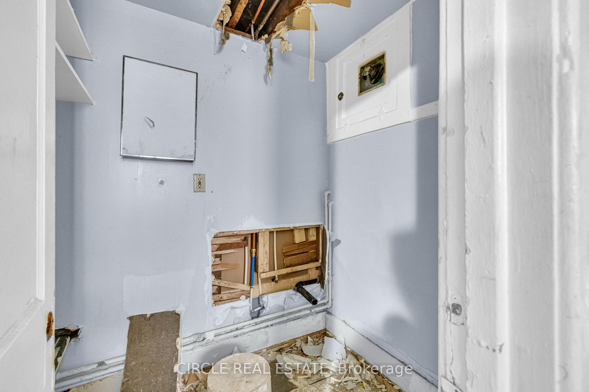 Photo 38 of 945-951 Wellington Avenue, Windsor — HOMEH