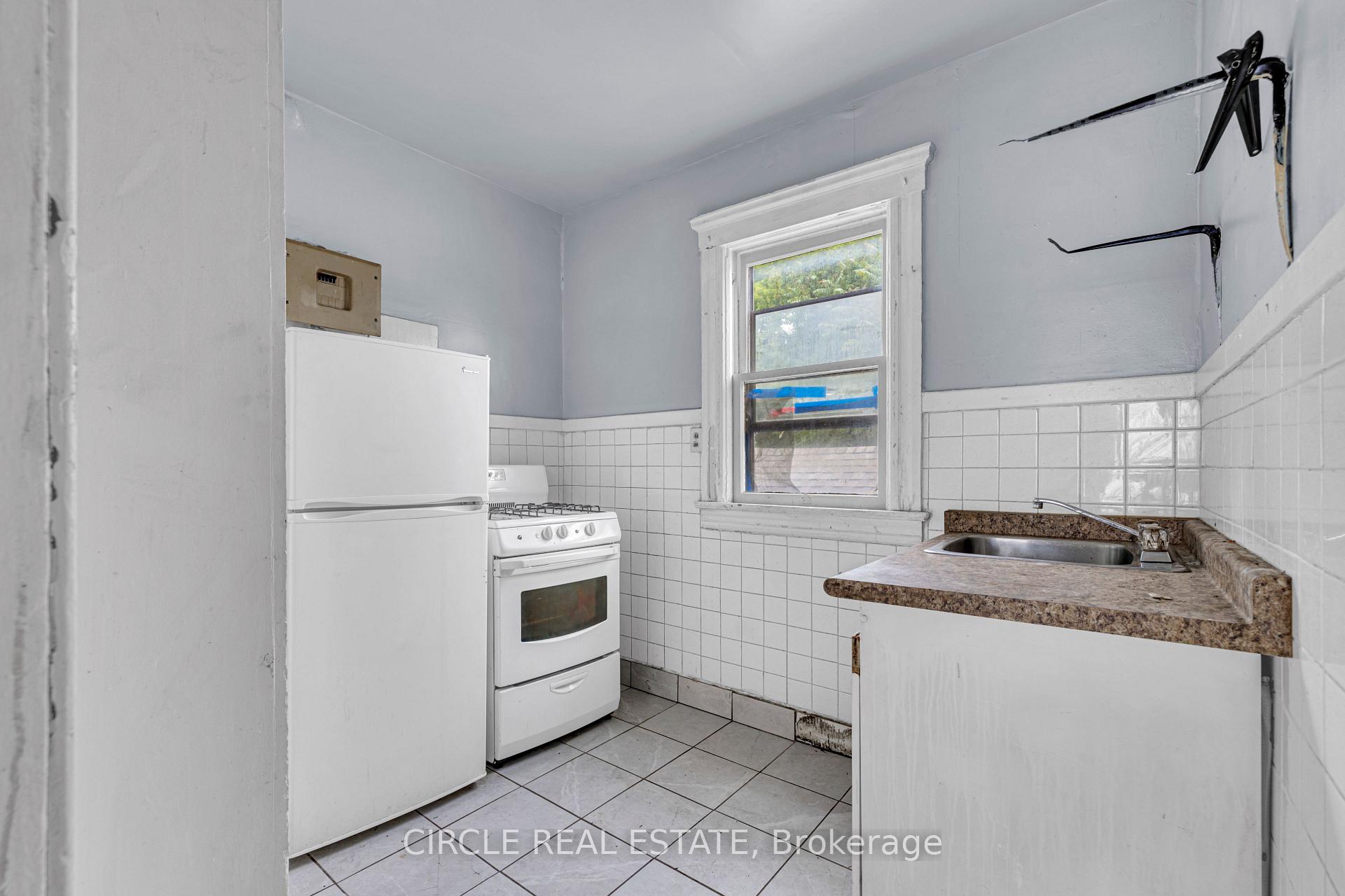 Photo 40 of 945-951 Wellington Avenue, Windsor — HOMEH
