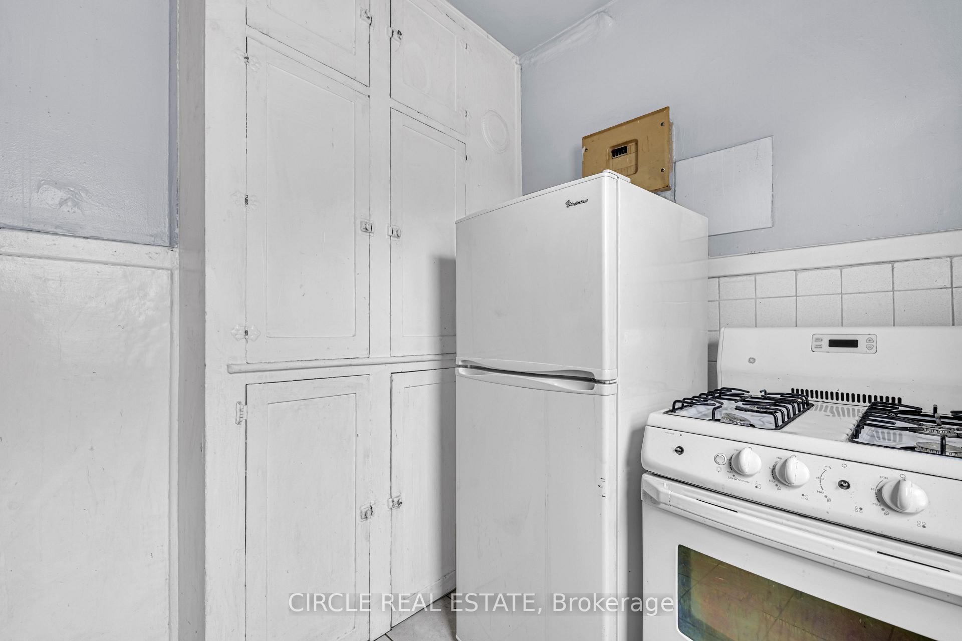 Photo 33 of 945-951 Wellington Avenue, Windsor — HOMEH