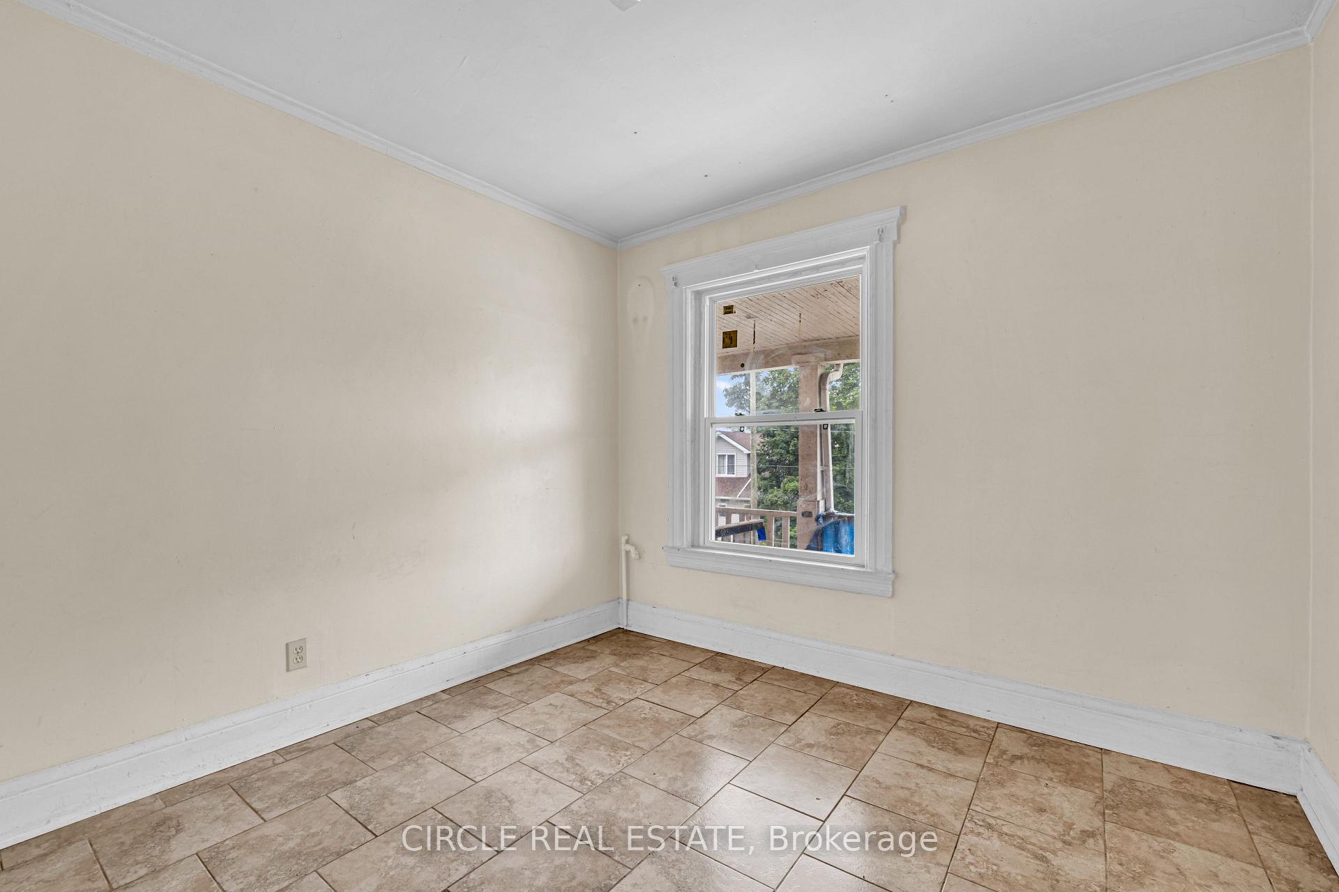 Photo 37 of 945-951 Wellington Avenue, Windsor — HOMEH