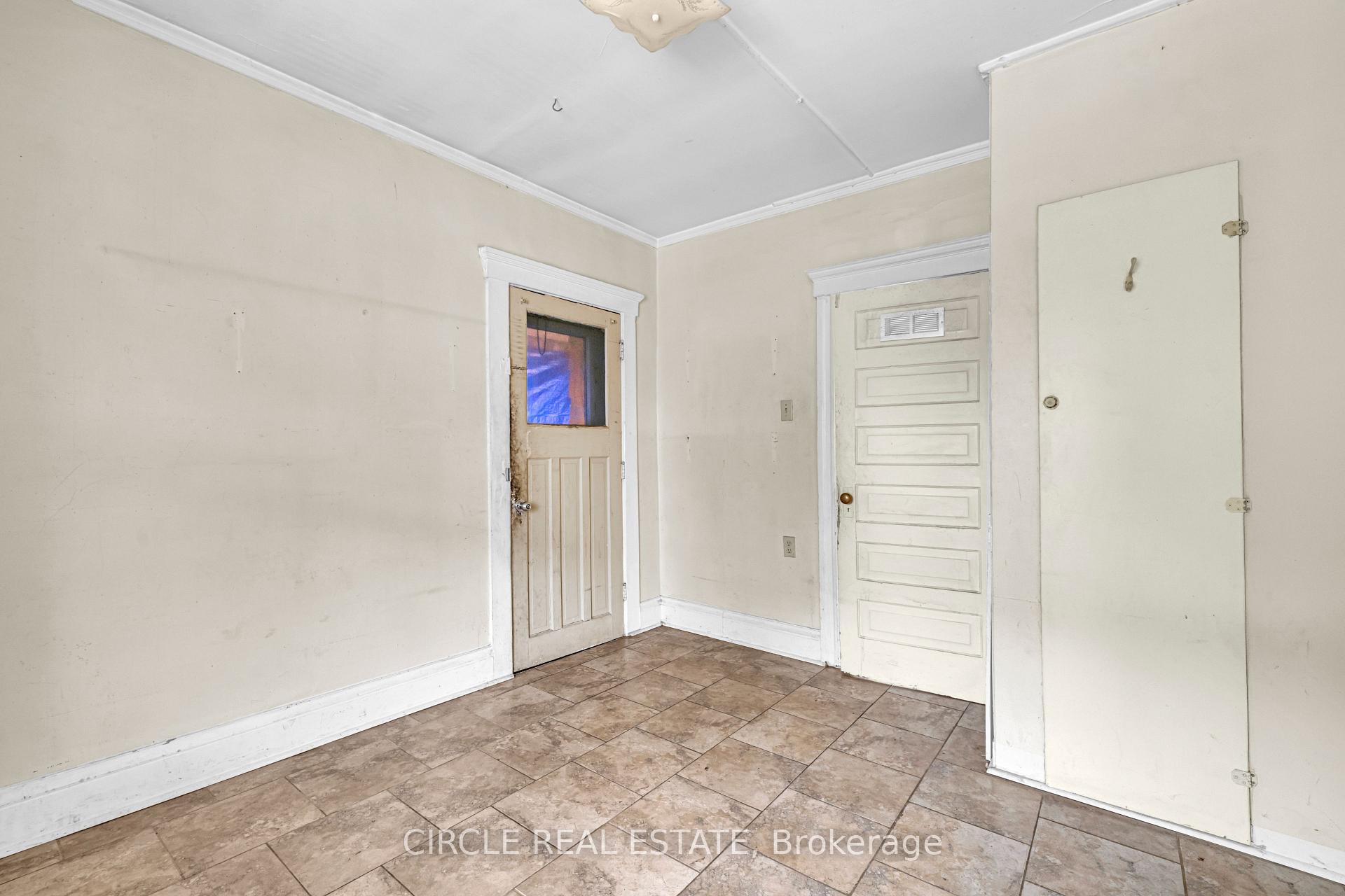 Photo 30 of 945-951 Wellington Avenue, Windsor — HOMEH