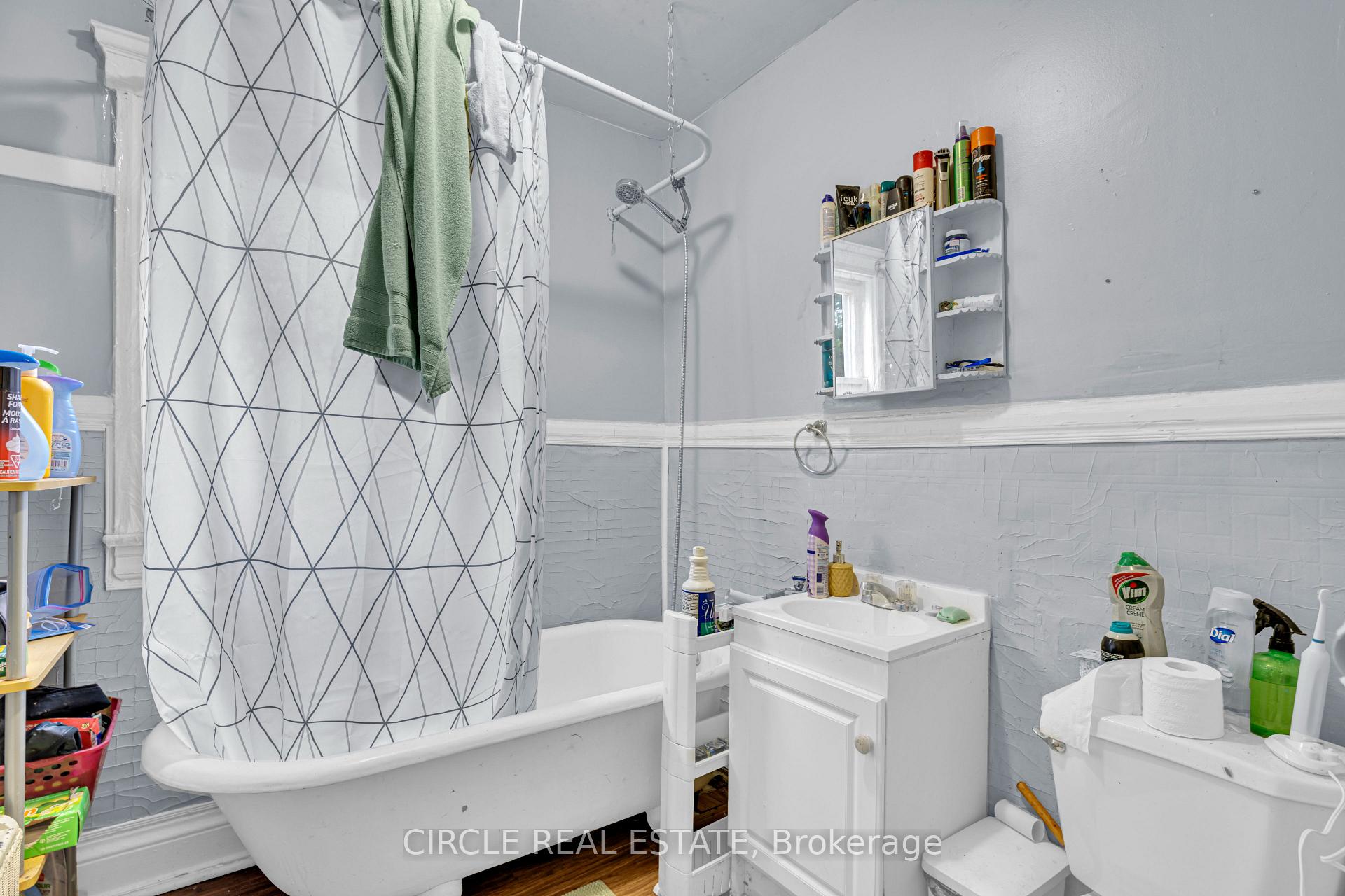 Photo 43 of 945-951 Wellington Avenue, Windsor — HOMEH