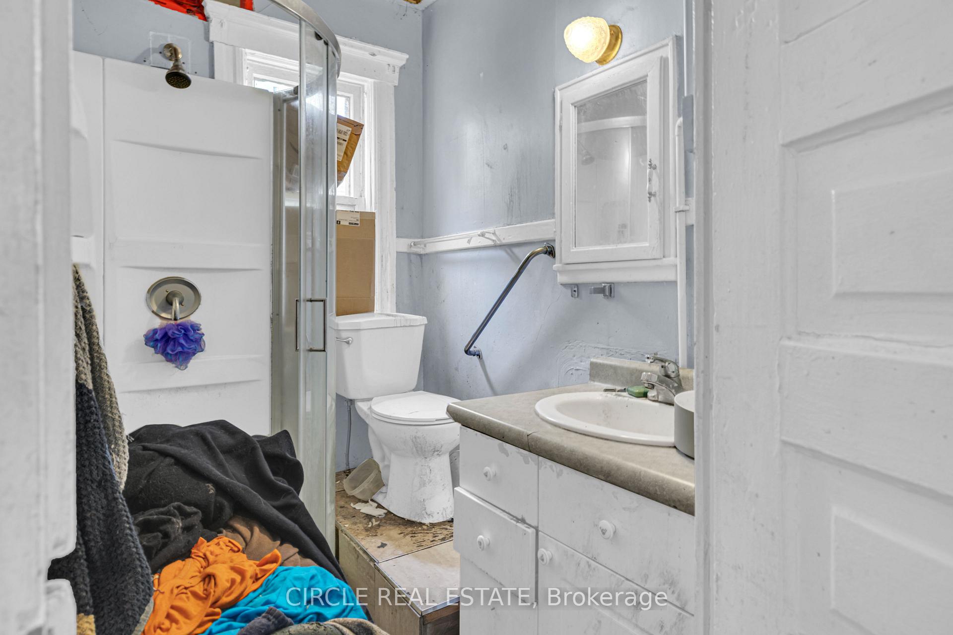 Photo 42 of 945-951 Wellington Avenue, Windsor — HOMEH