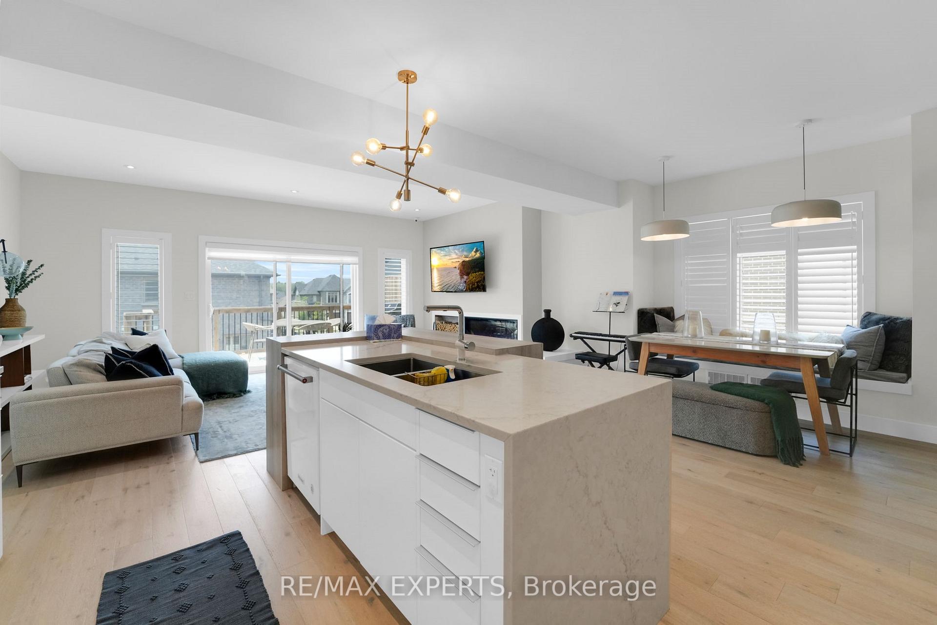 Photo 2 of 183 Forest Creek Drive, Kitchener — HOMEH