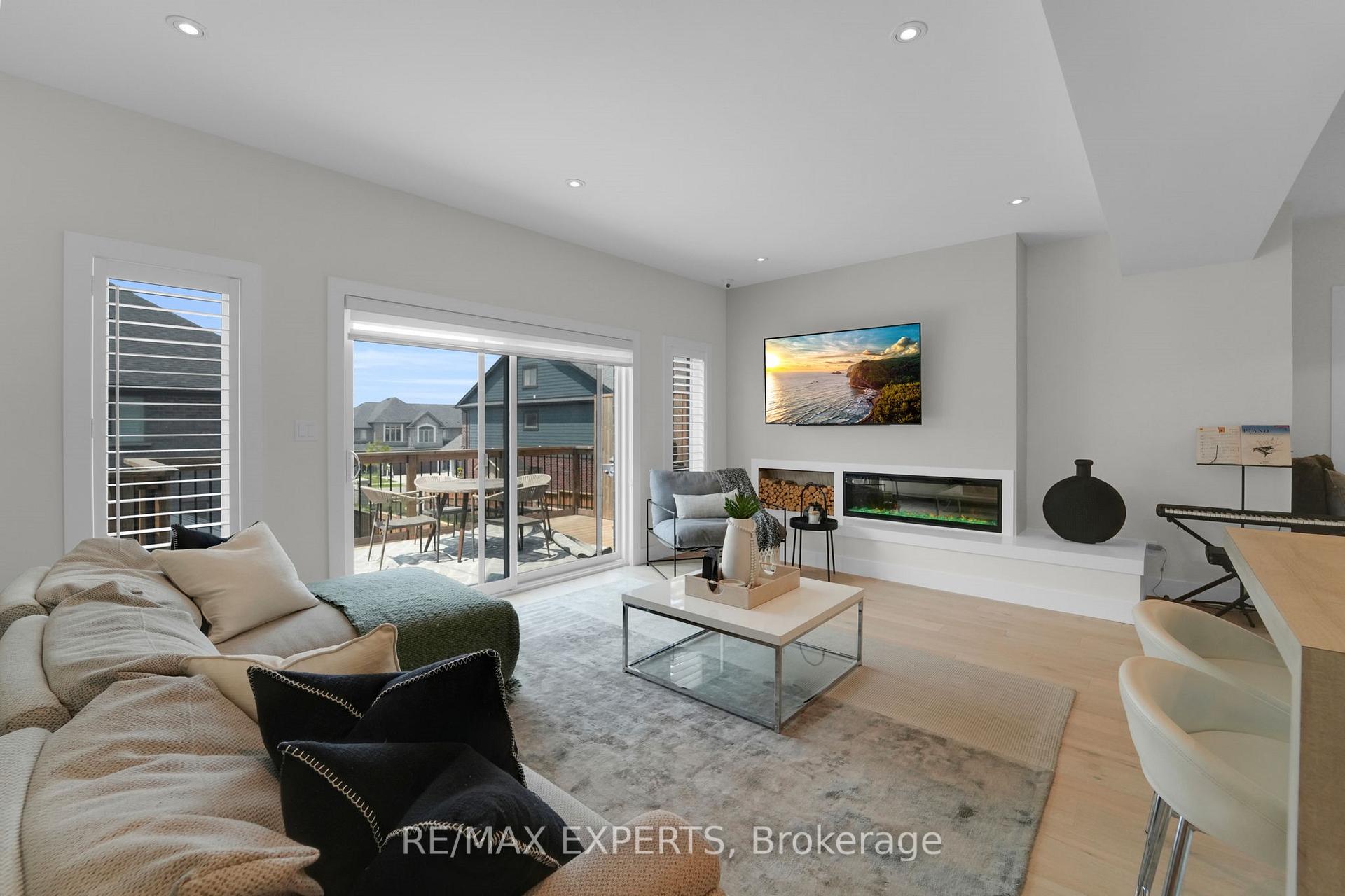 Photo 6 of 183 Forest Creek Drive, Kitchener — HOMEH