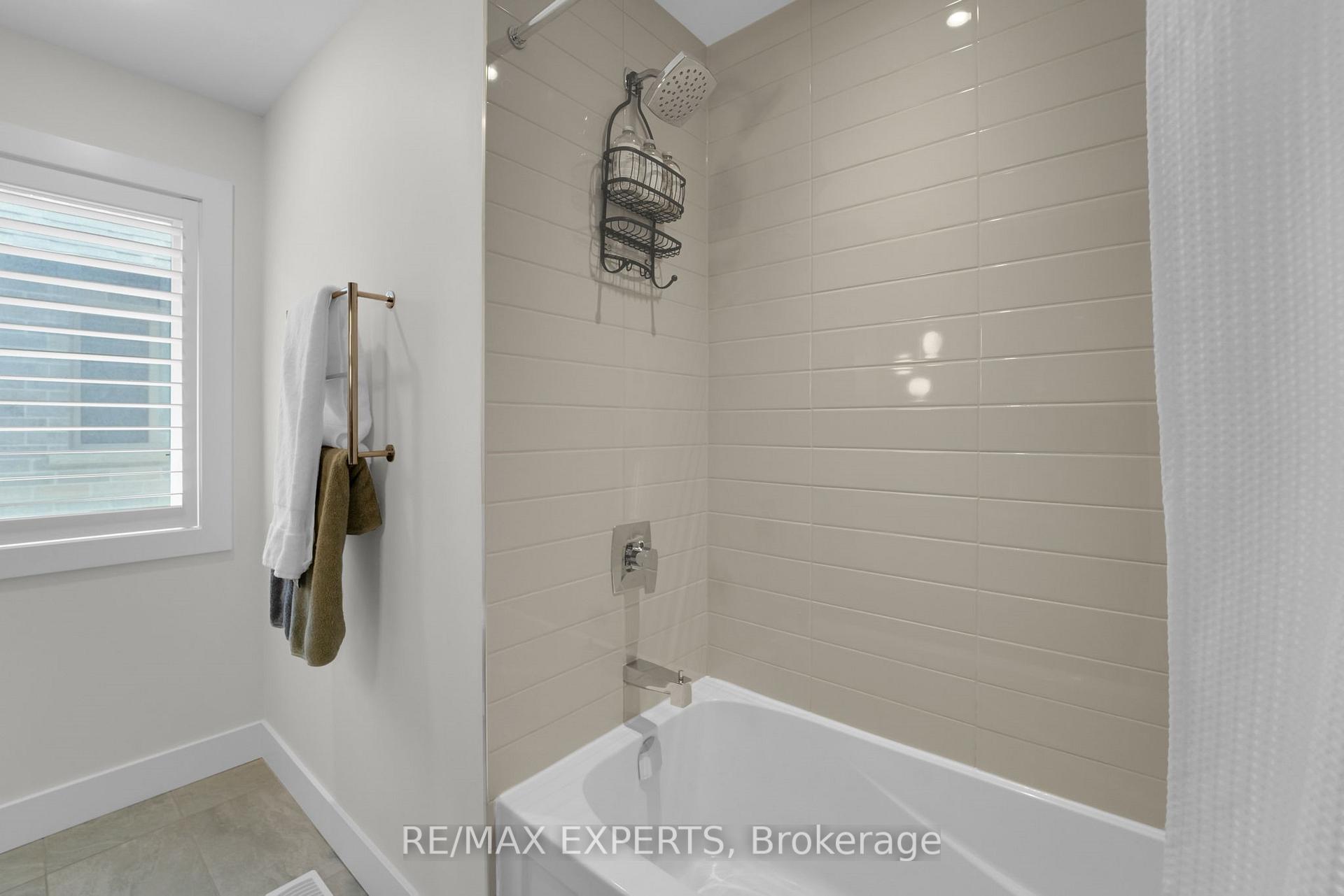 Photo 22 of 183 Forest Creek Drive, Kitchener — HOMEH