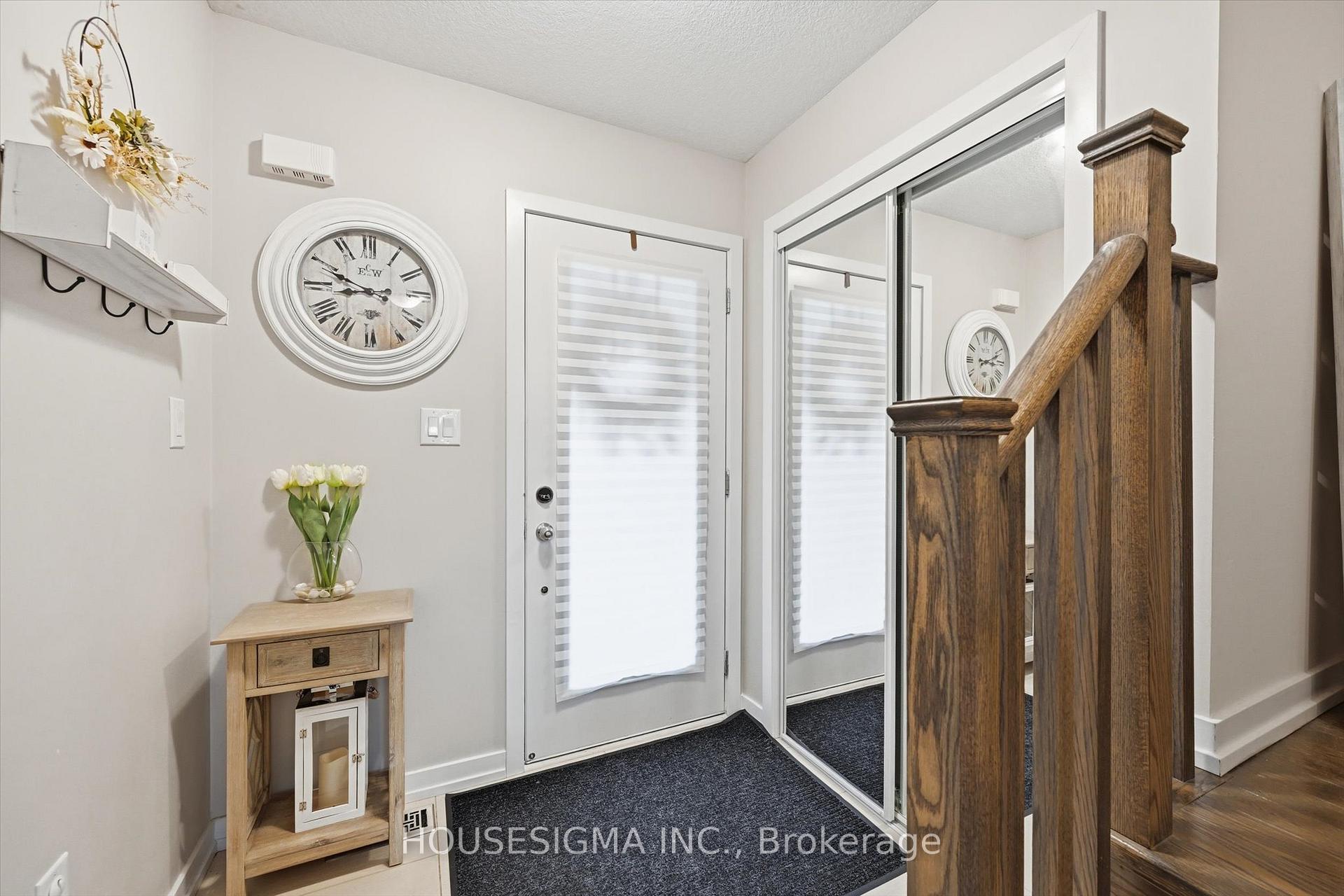 Photo 4 of 116 Scarletwood Street, Hamilton, Stoney Creek Mountain — HOMEH