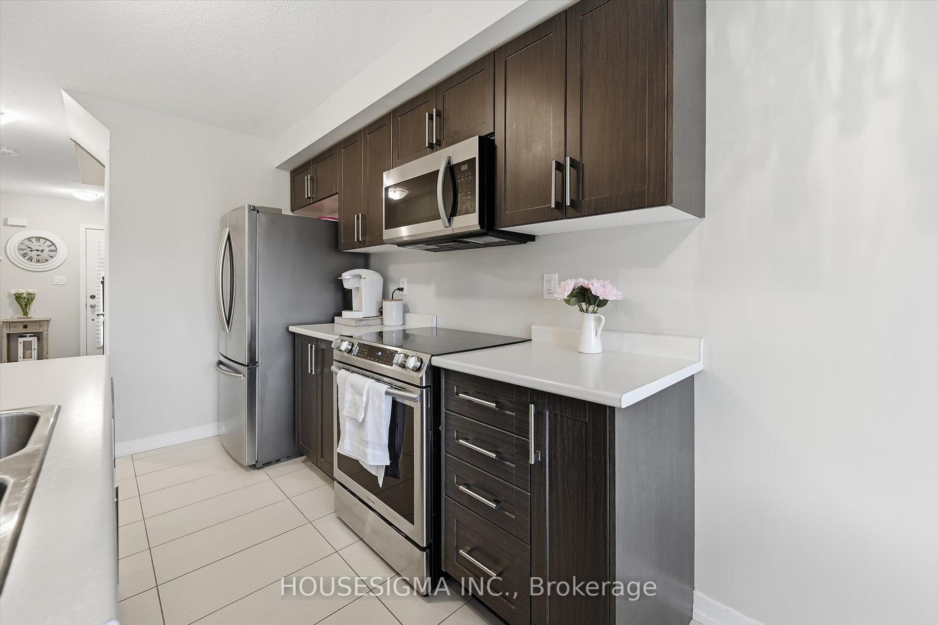 Photo 9 of 116 Scarletwood Street, Hamilton, Stoney Creek Mountain — HOMEH