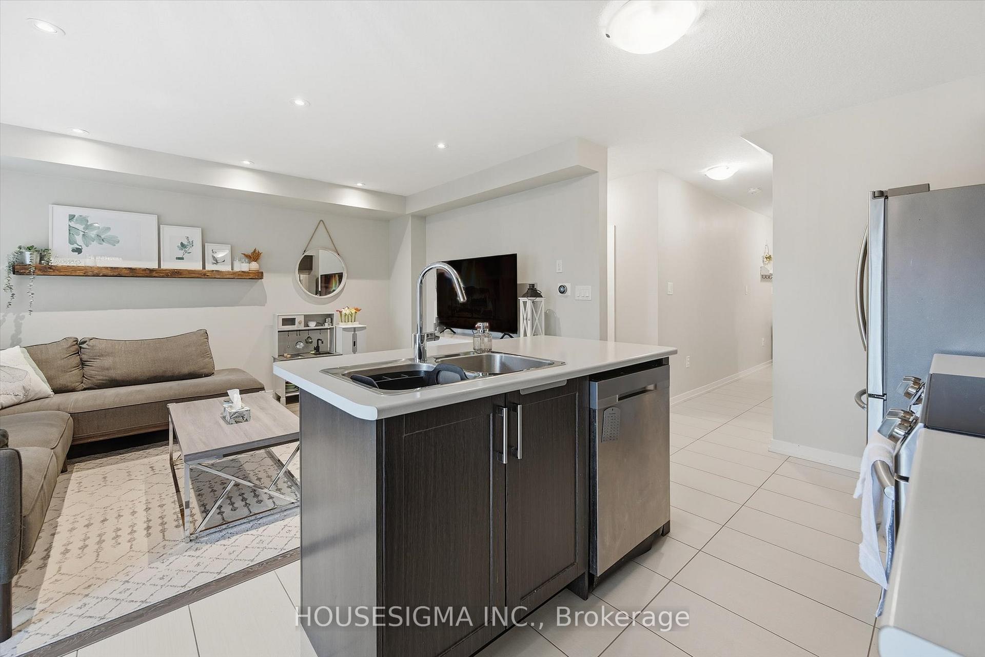 Photo 10 of 116 Scarletwood Street, Hamilton, Stoney Creek Mountain — HOMEH