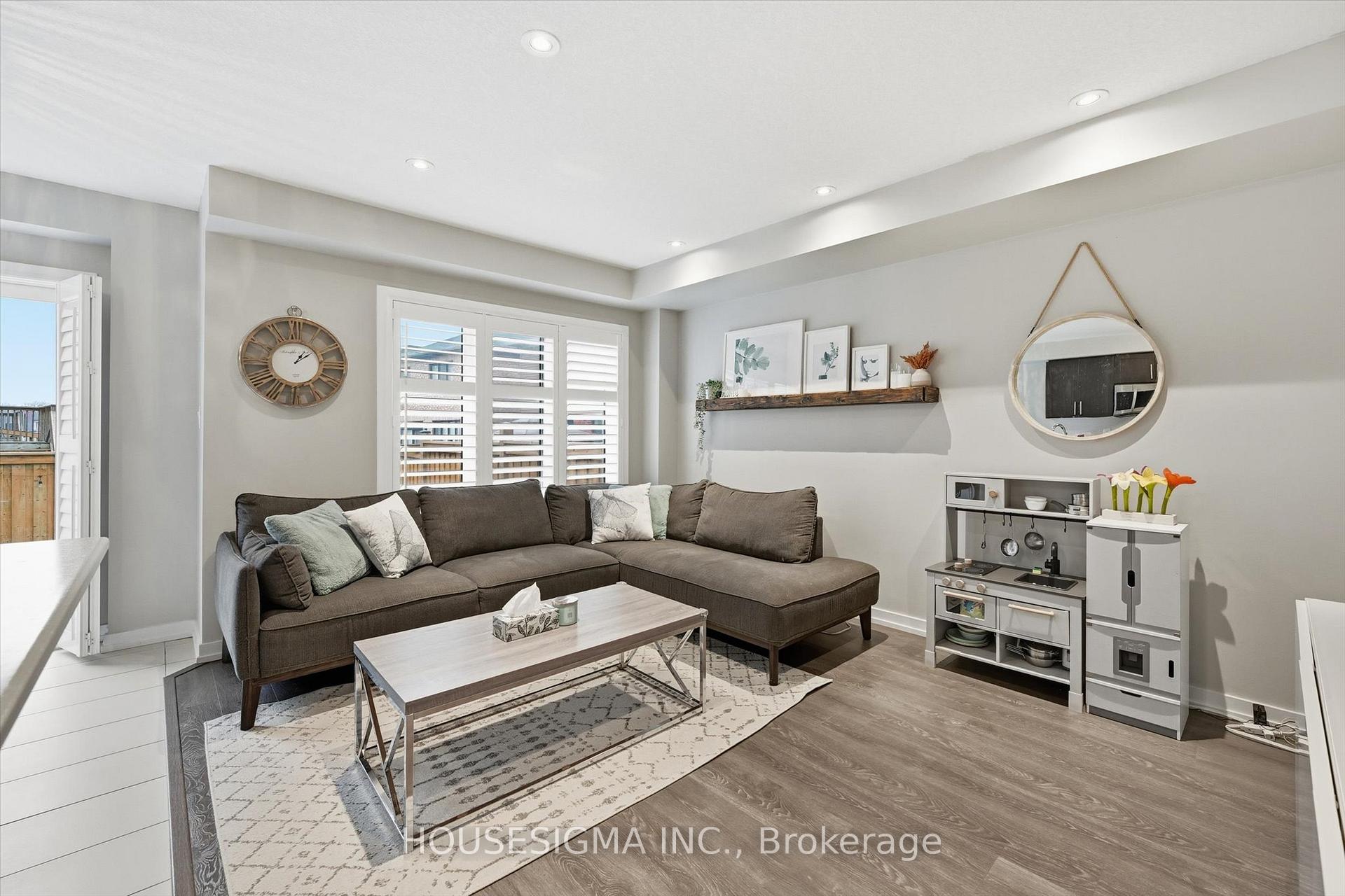 Photo 14 of 116 Scarletwood Street, Hamilton, Stoney Creek Mountain — HOMEH