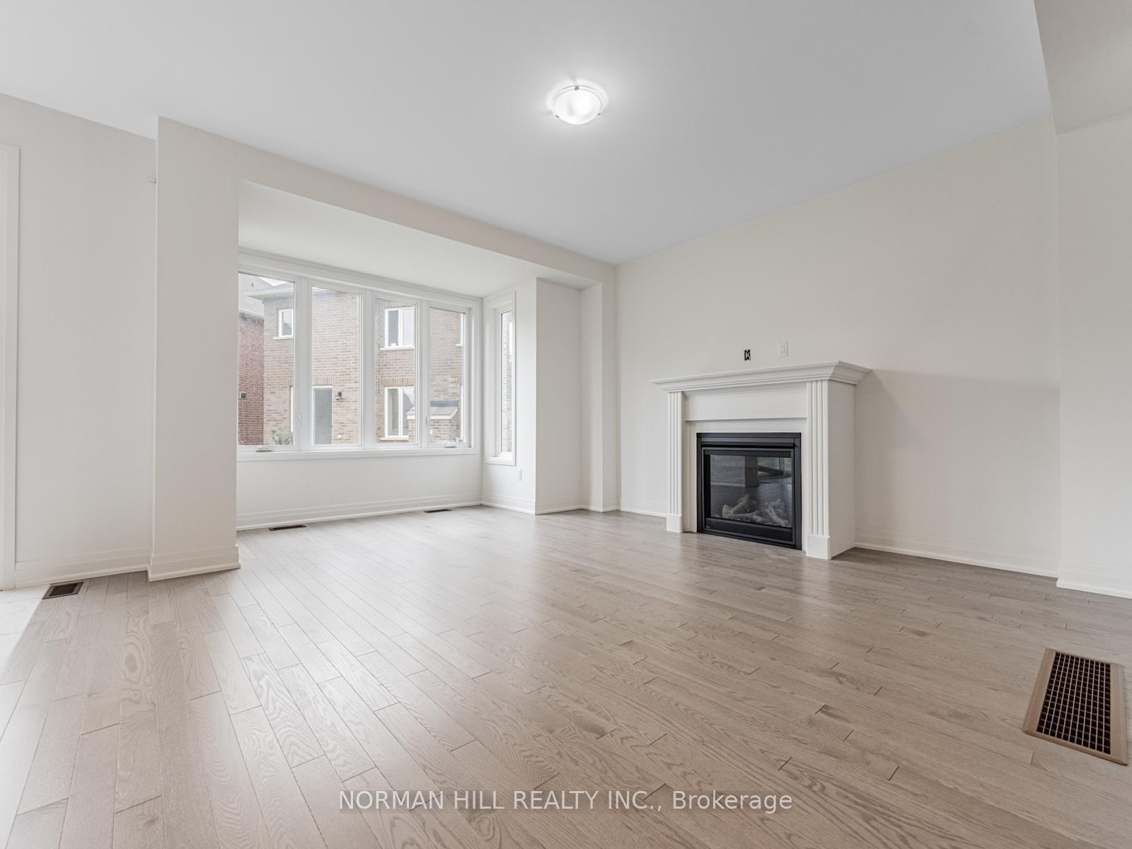 Photo 12 of 3 Lilestone Drive, Brampton, Credit Valley — HOMEH