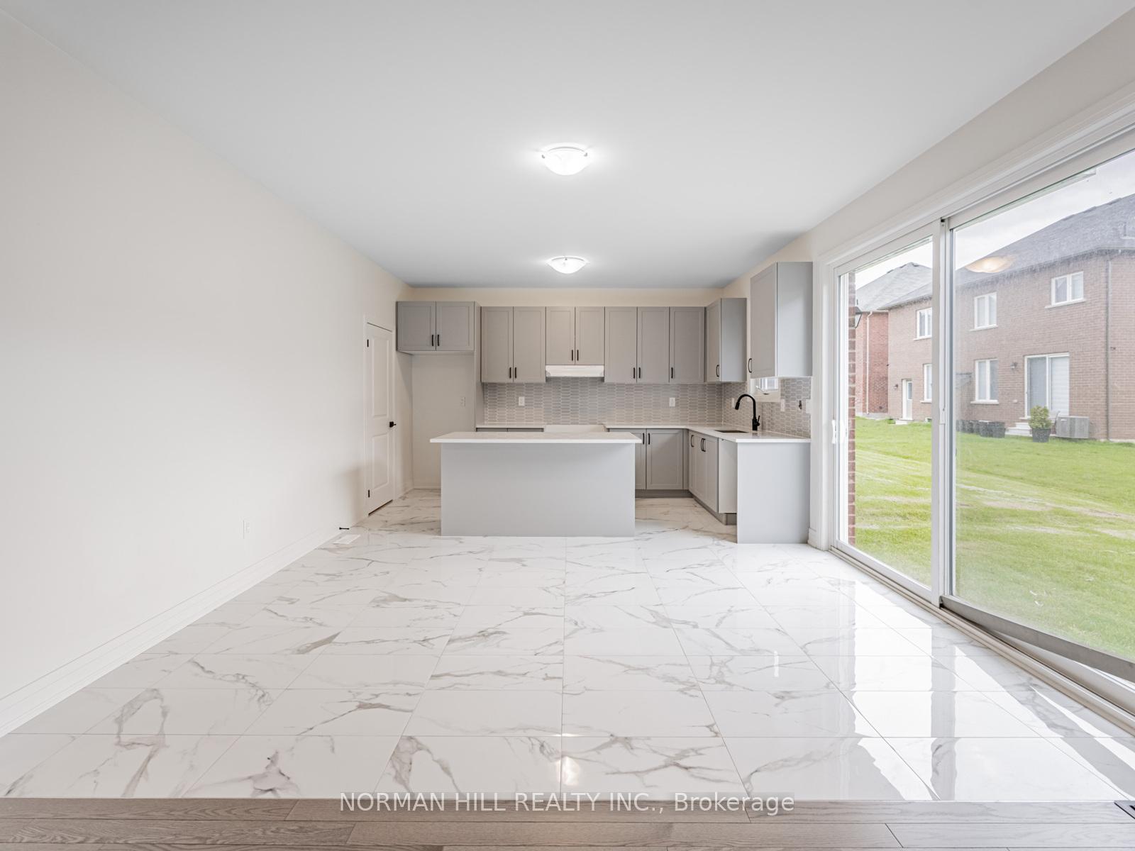 Photo 5 of 3 Lilestone Drive, Brampton, Credit Valley — HOMEH