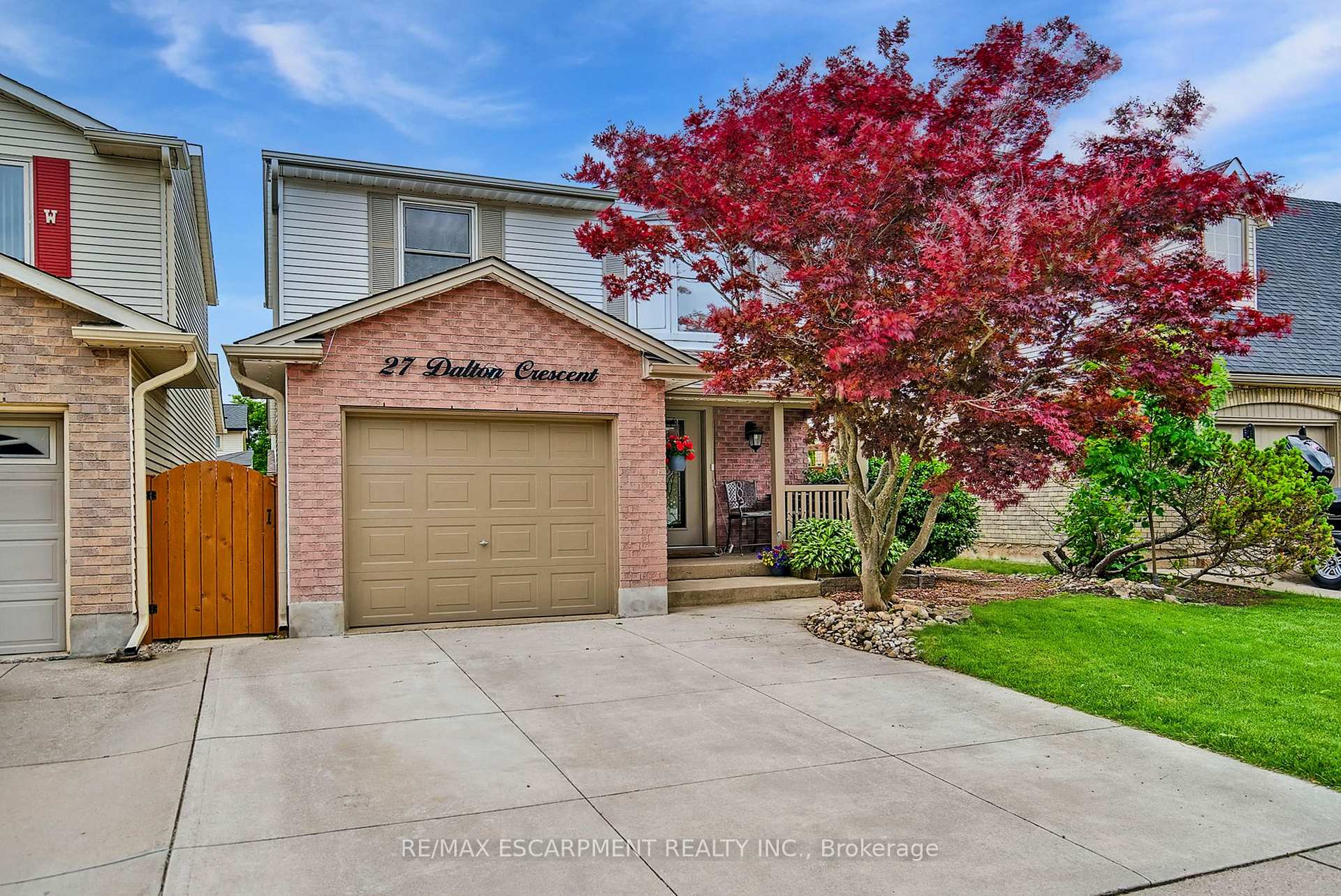 Photo 1 of 27 Dalton Crescent, Hamilton, Stoney Creek — HOMEH