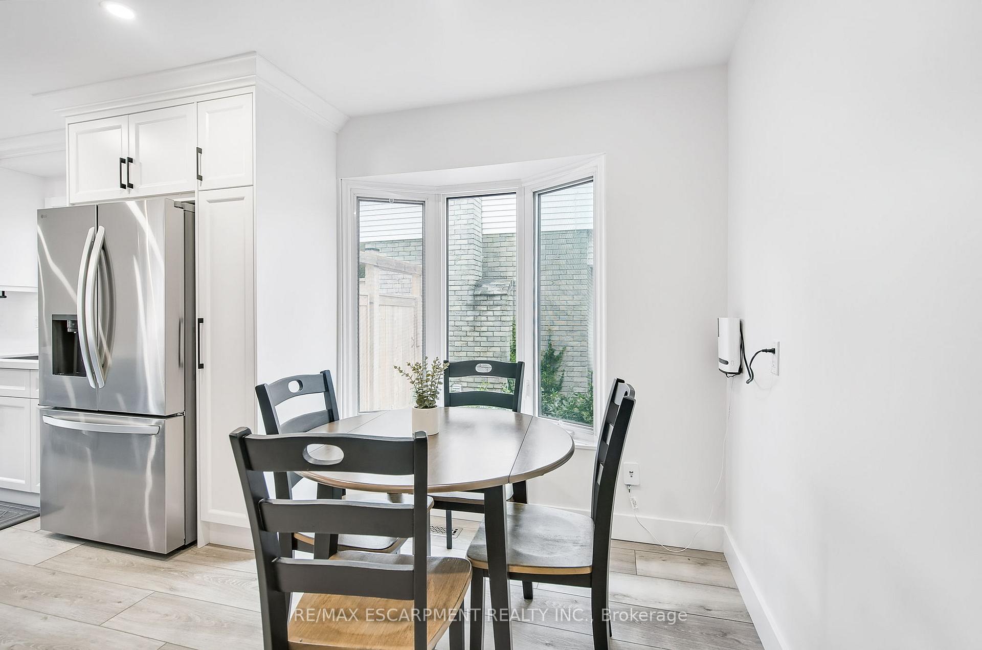 Photo 19 of 27 Dalton Crescent, Hamilton, Stoney Creek — HOMEH