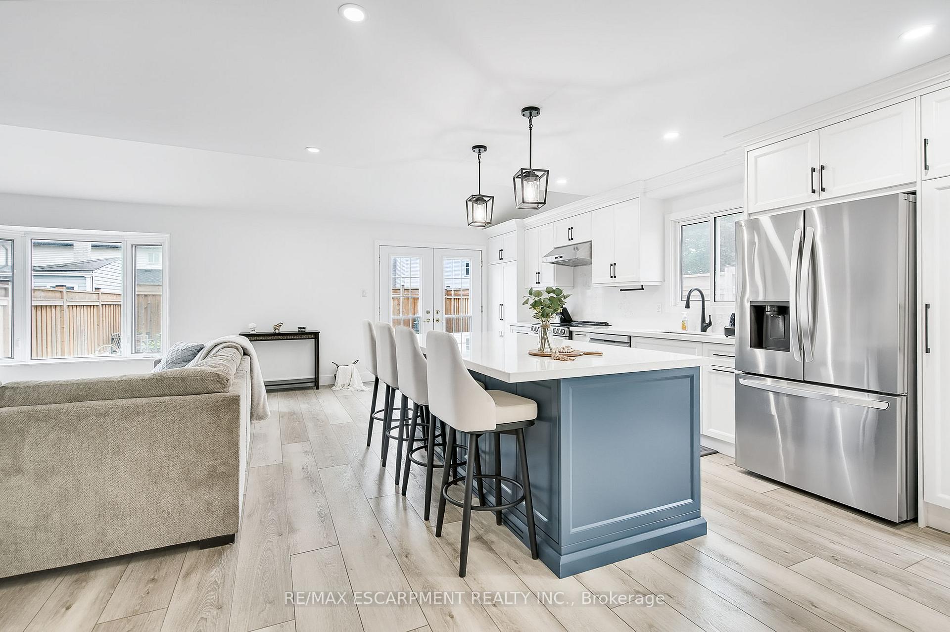 Photo 8 of 27 Dalton Crescent, Hamilton, Stoney Creek — HOMEH