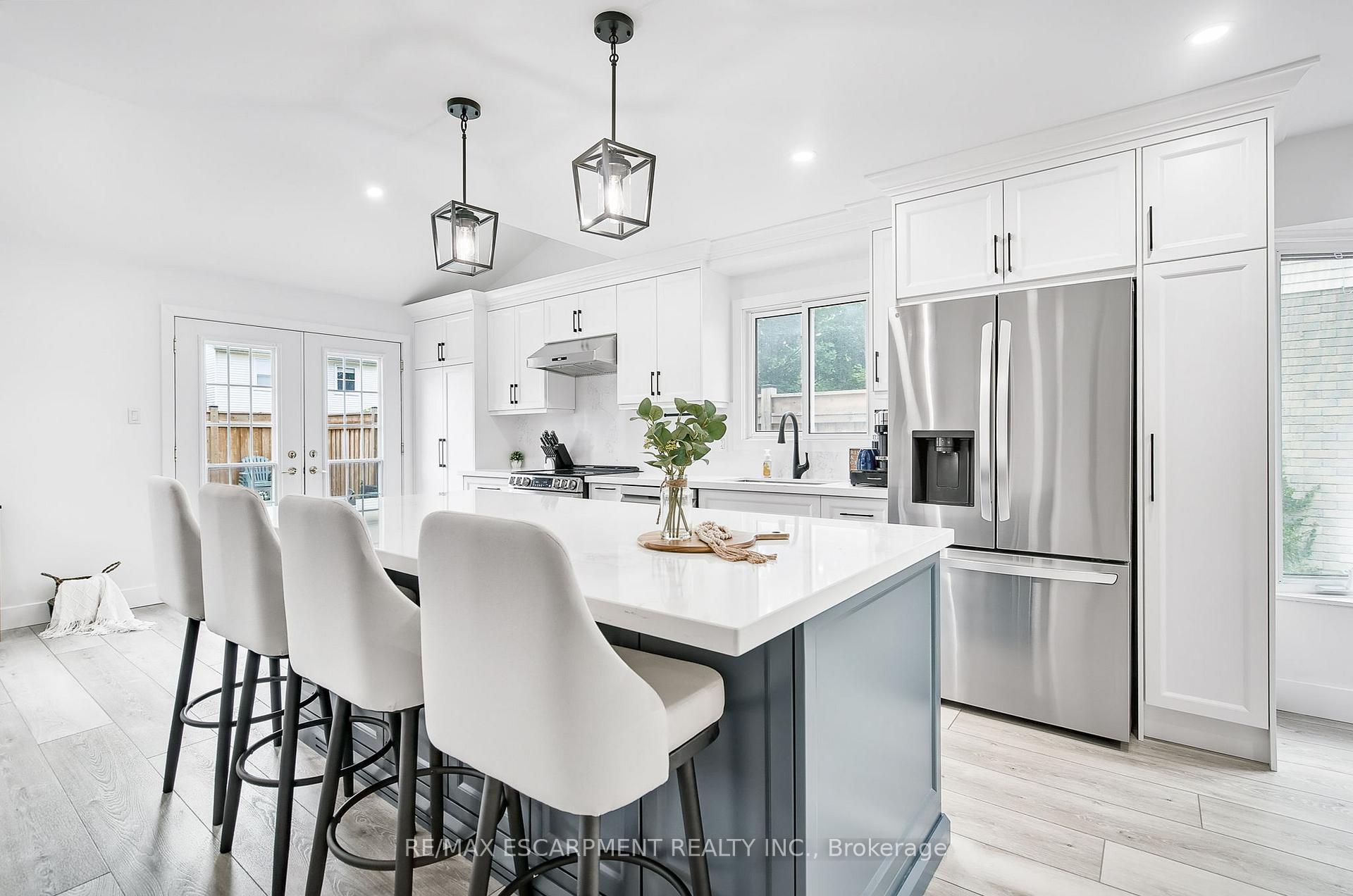 Photo 9 of 27 Dalton Crescent, Hamilton, Stoney Creek — HOMEH