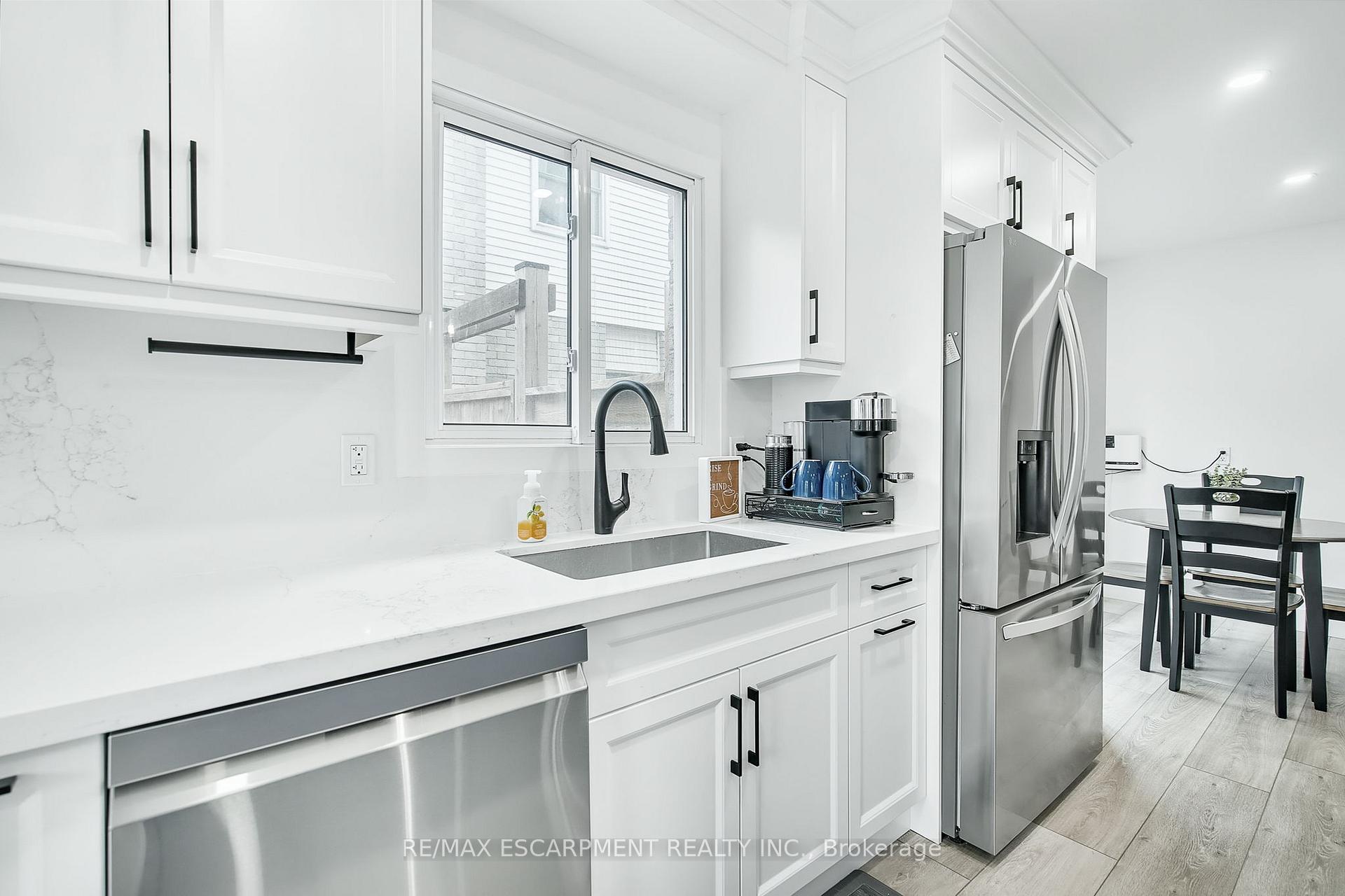 Photo 20 of 27 Dalton Crescent, Hamilton, Stoney Creek — HOMEH