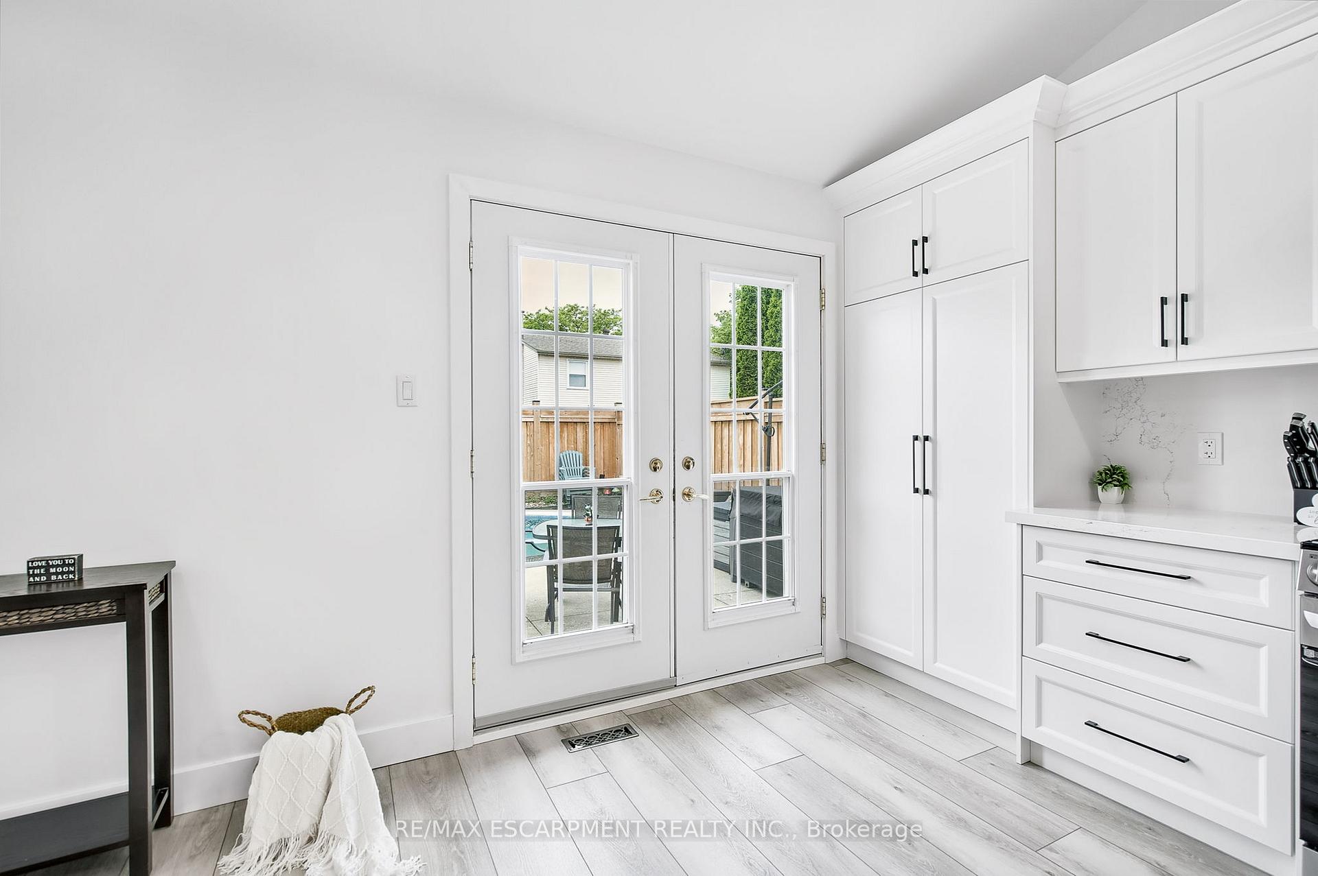 Photo 11 of 27 Dalton Crescent, Hamilton, Stoney Creek — HOMEH