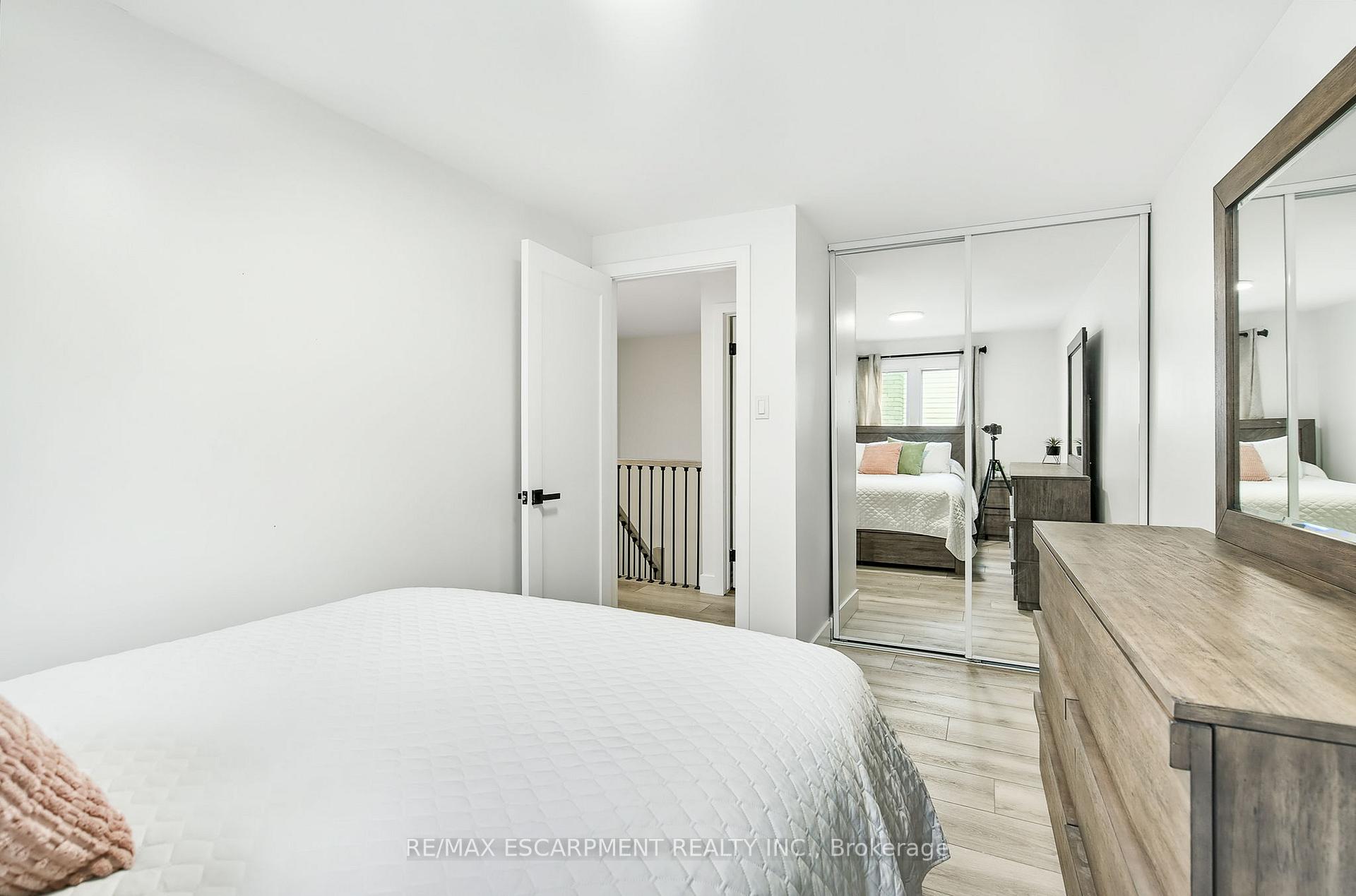 Photo 39 of 27 Dalton Crescent, Hamilton, Stoney Creek — HOMEH