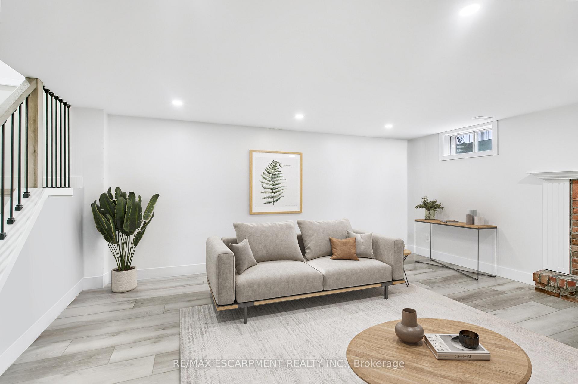 Photo 43 of 27 Dalton Crescent, Hamilton, Stoney Creek — HOMEH