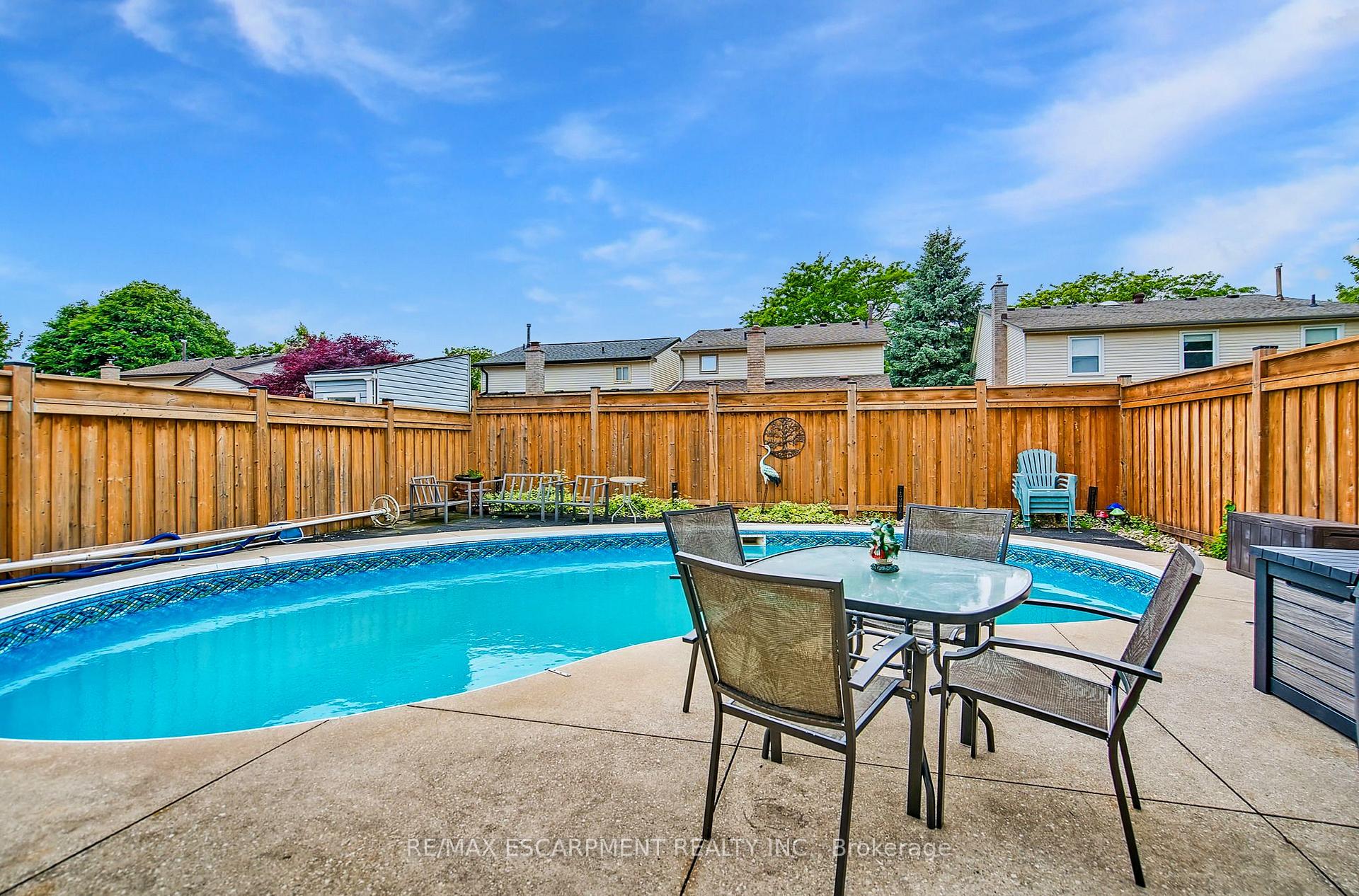 Photo 38 of 27 Dalton Crescent, Hamilton, Stoney Creek — HOMEH
