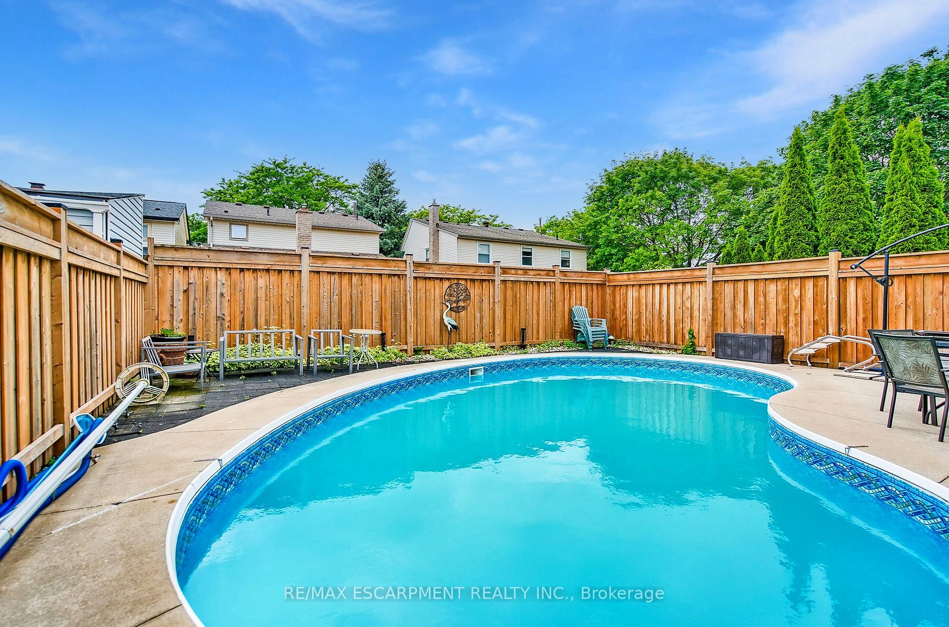 Photo 45 of 27 Dalton Crescent, Hamilton, Stoney Creek — HOMEH