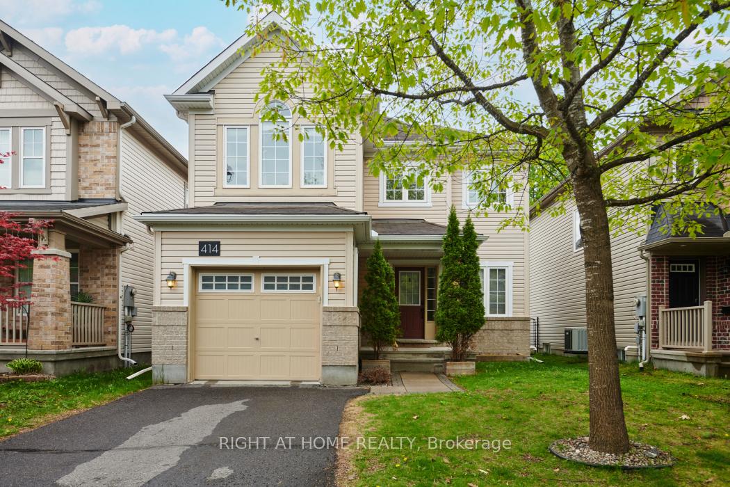 Front of 414 Vendevale Avenue