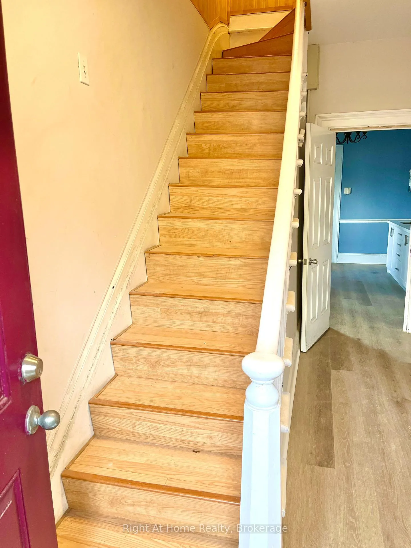 Photo 8 of Unit Upper, 275 Main Street W, Hamilton, Kirkendall — HOMEH
