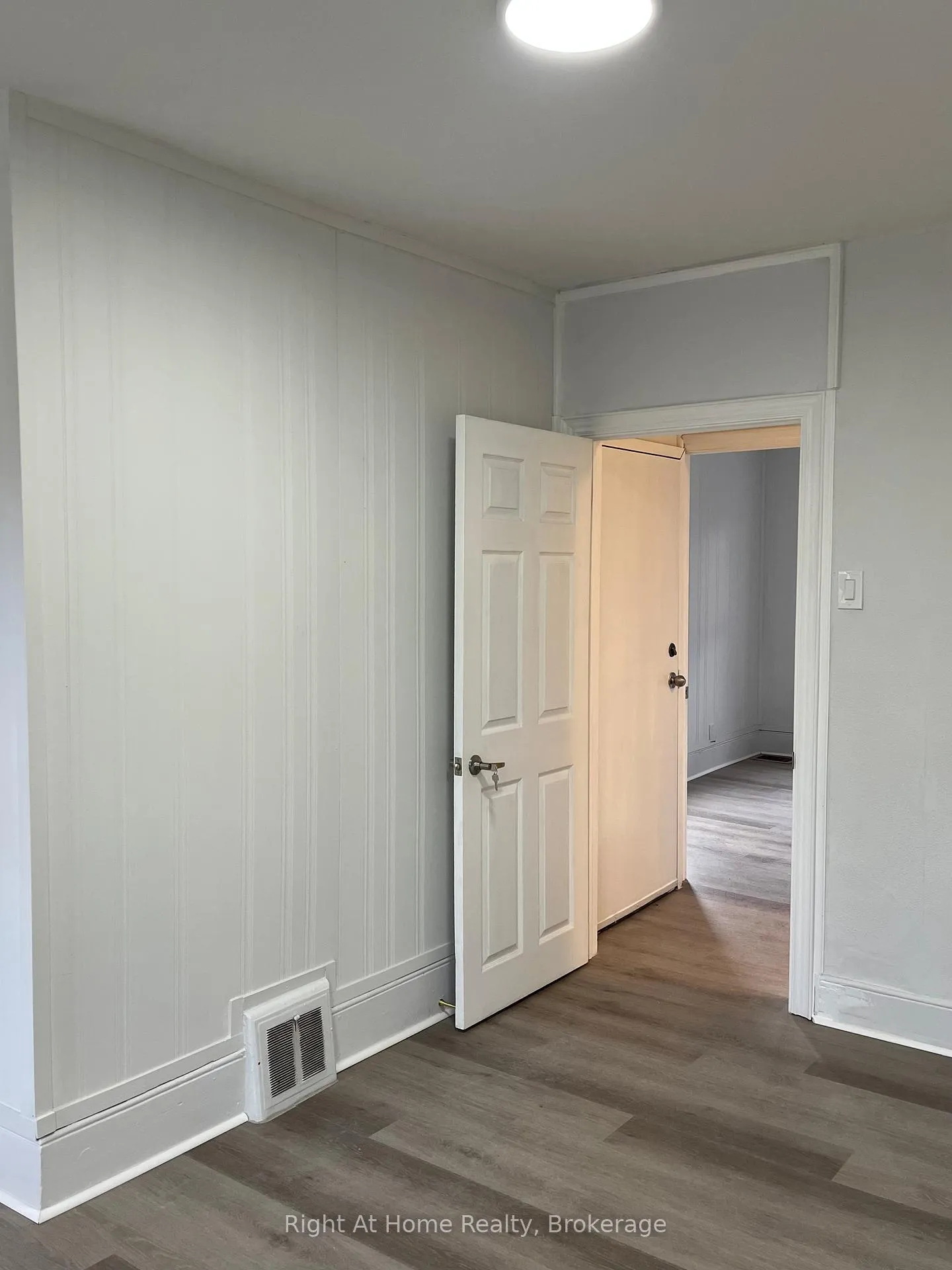 Photo 16 of Unit Upper, 275 Main Street W, Hamilton, Kirkendall — HOMEH