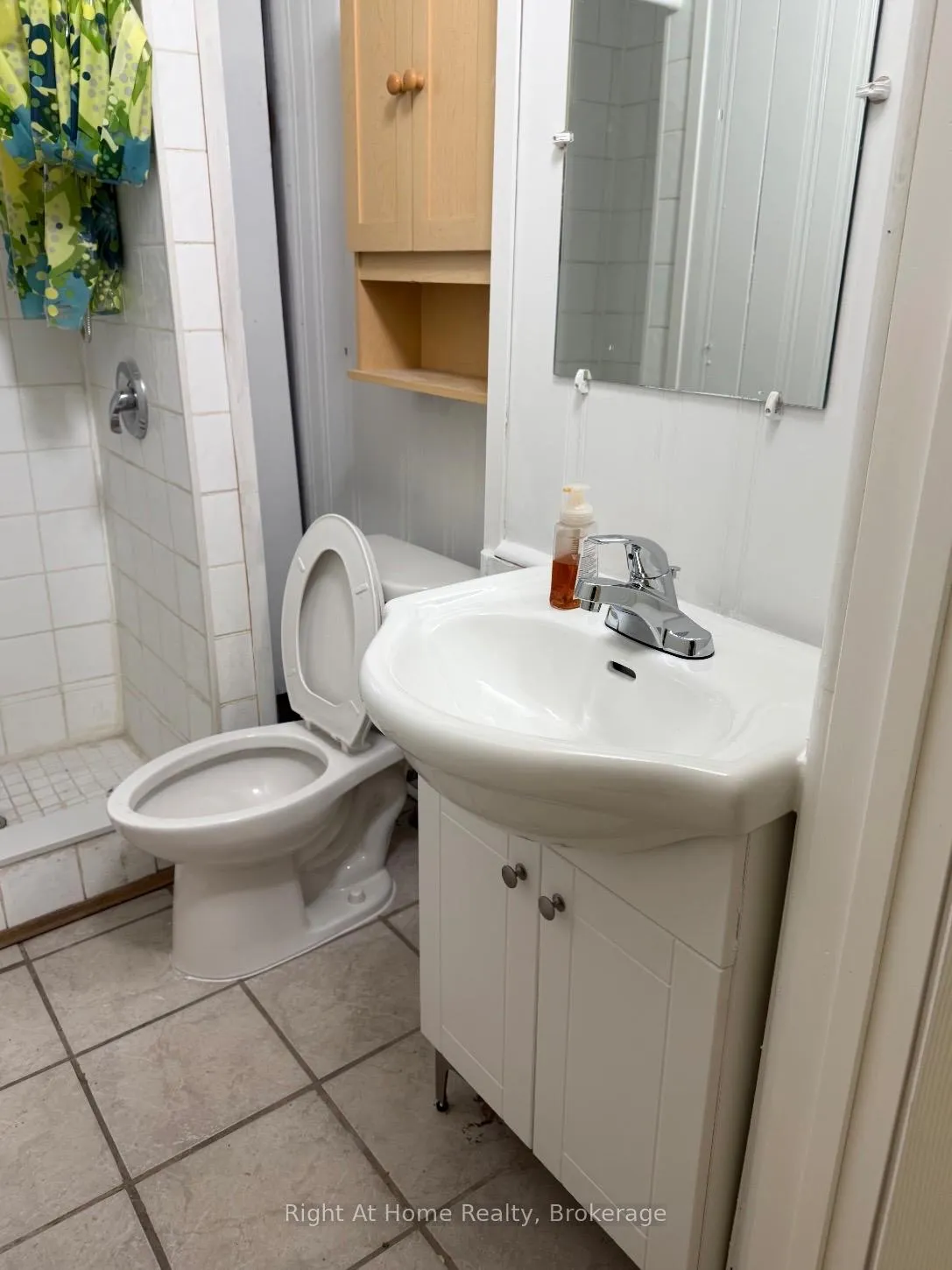 Photo 27 of Unit Upper, 275 Main Street W, Hamilton, Kirkendall — HOMEH