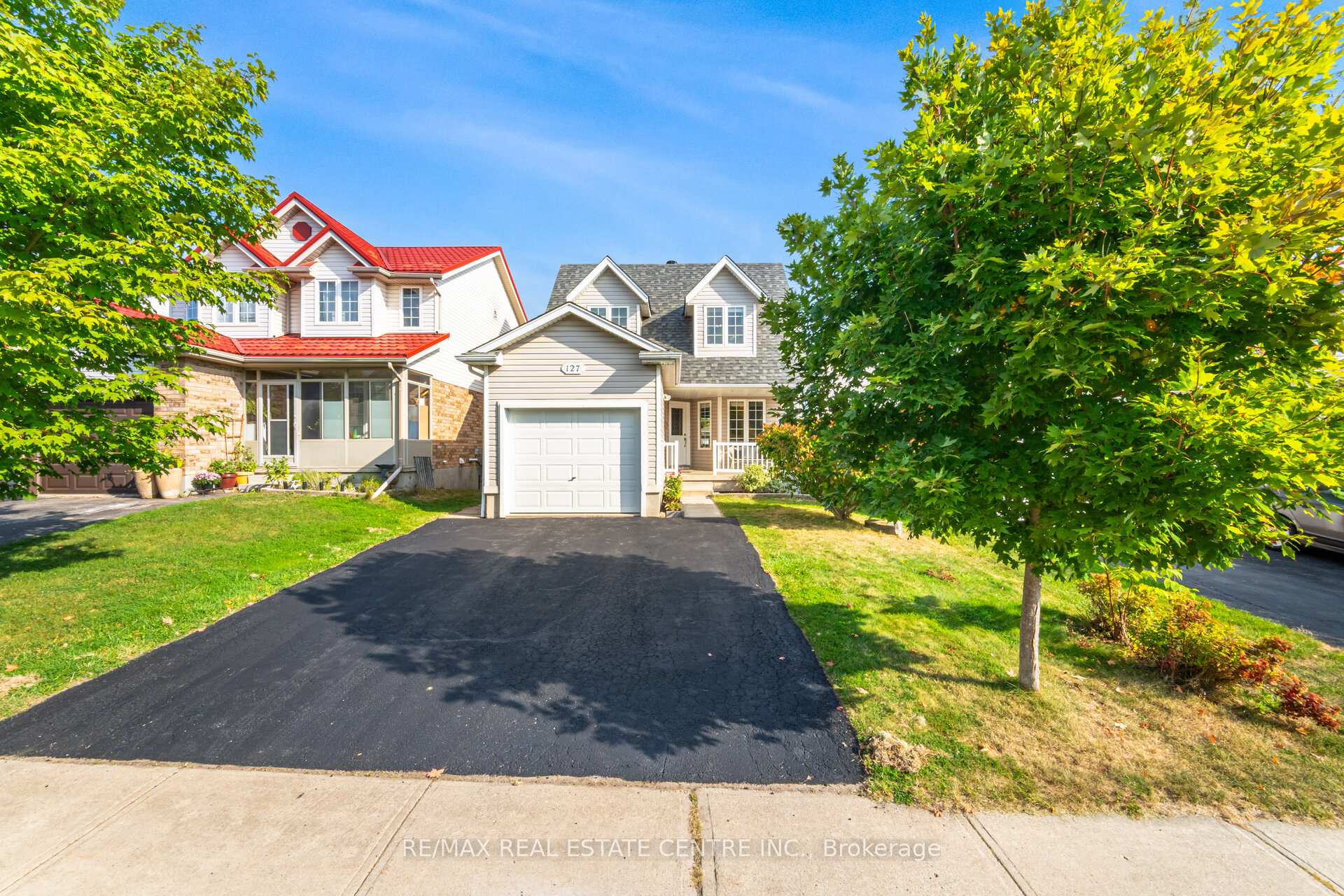 Photo 2 of 127 Silurian Drive, Guelph, Grange Road — HOMEH