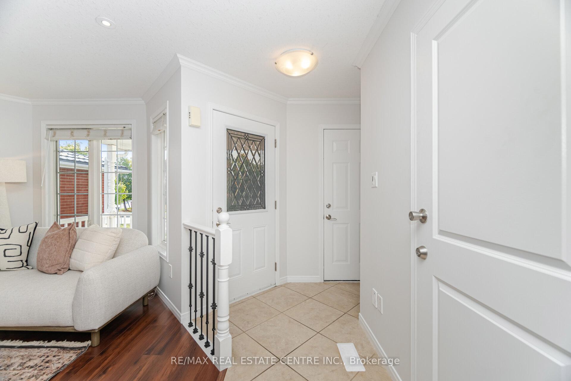 Photo 6 of 127 Silurian Drive, Guelph, Grange Road — HOMEH