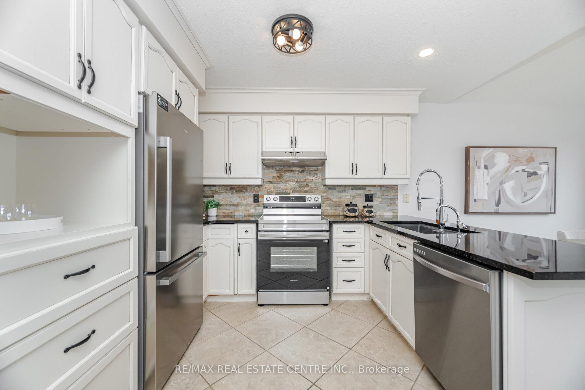 Photo 17 of 127 Silurian Drive, Guelph, Grange Road — HOMEH