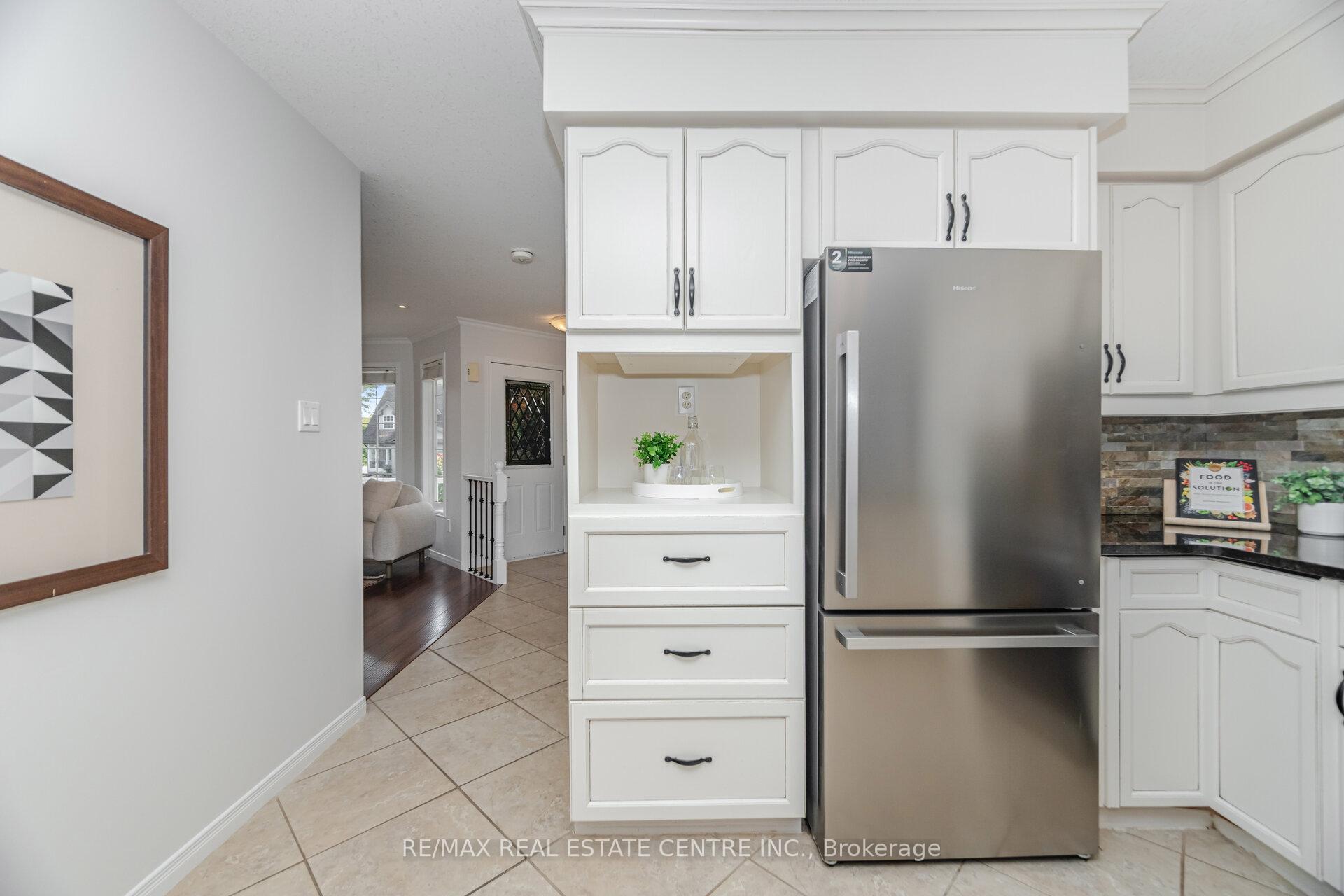 Photo 19 of 127 Silurian Drive, Guelph, Grange Road — HOMEH