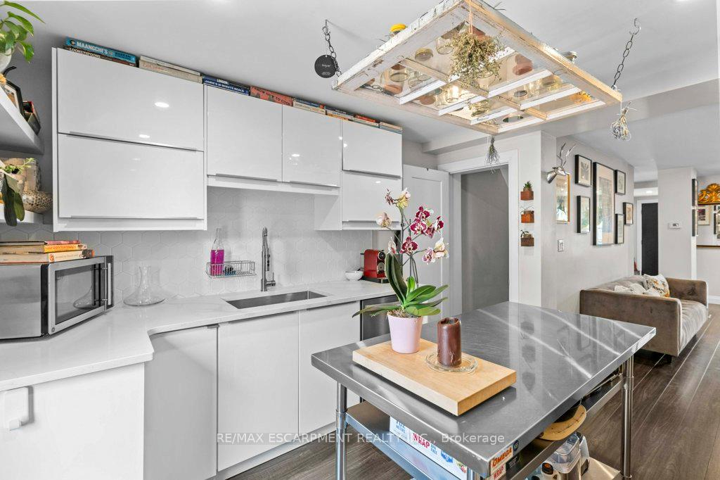 Photo 48 of 127 Sherman Avenue N, Hamilton, Stipley — HOMEH